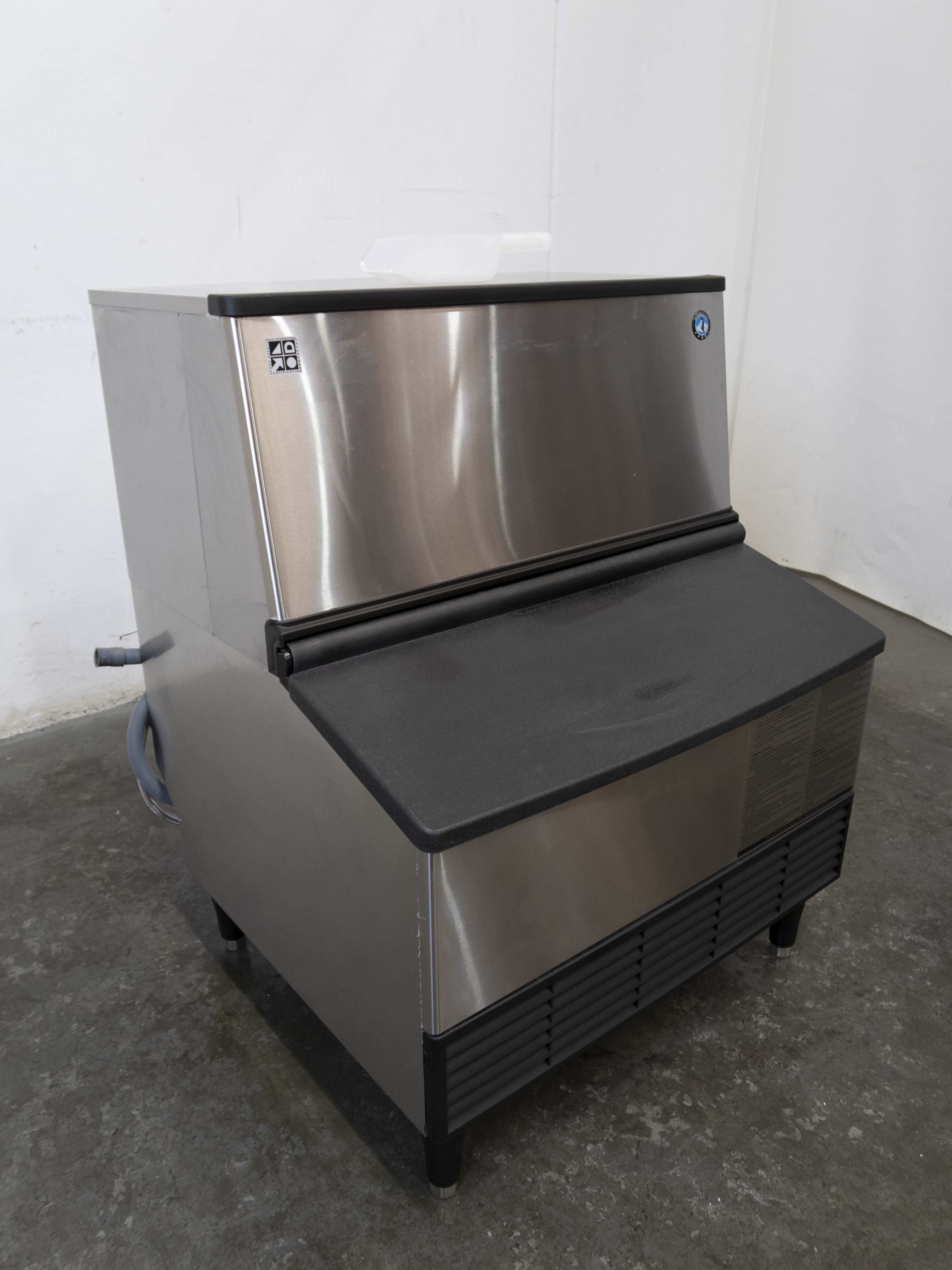 Hoshizaki KM-140B Ice Machine