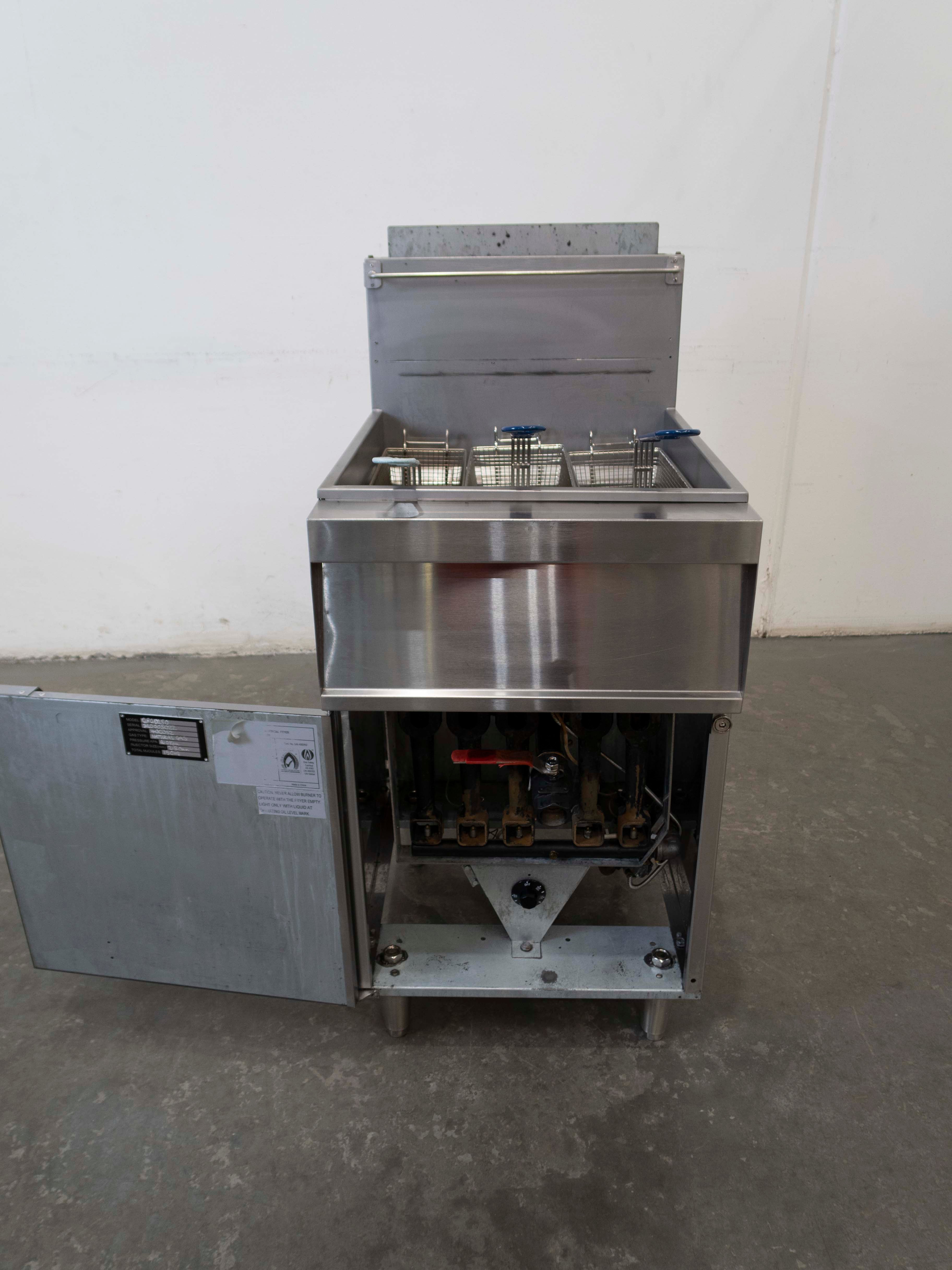 Gasu GFG0150 Wide Body 3 Basket Deep Fryer