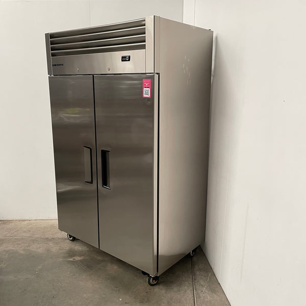 SKOPE RF7.UPF.2.SD Upright Freezer