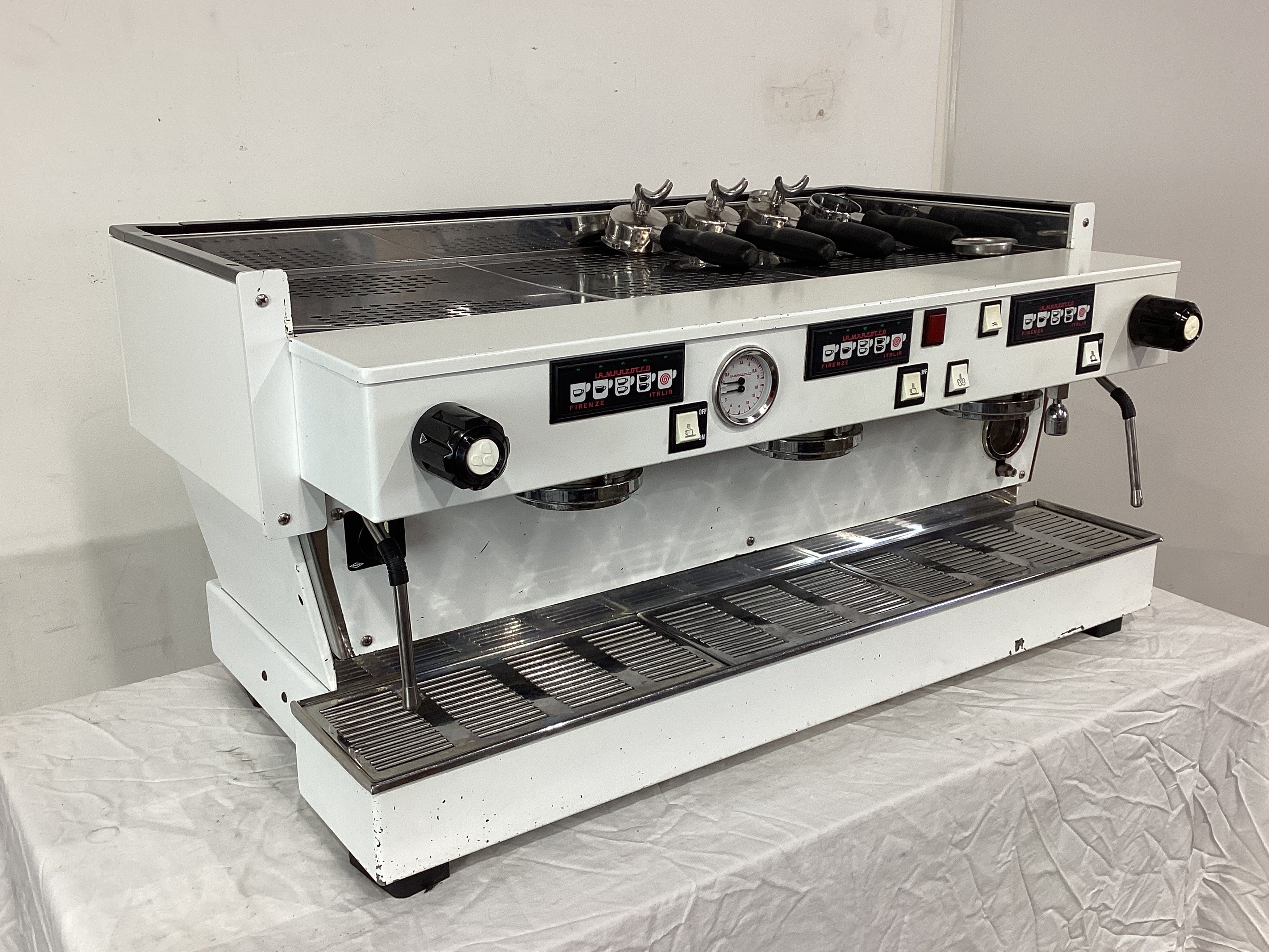 La Marzocco Linea Classic 3 Group Coffee Machine