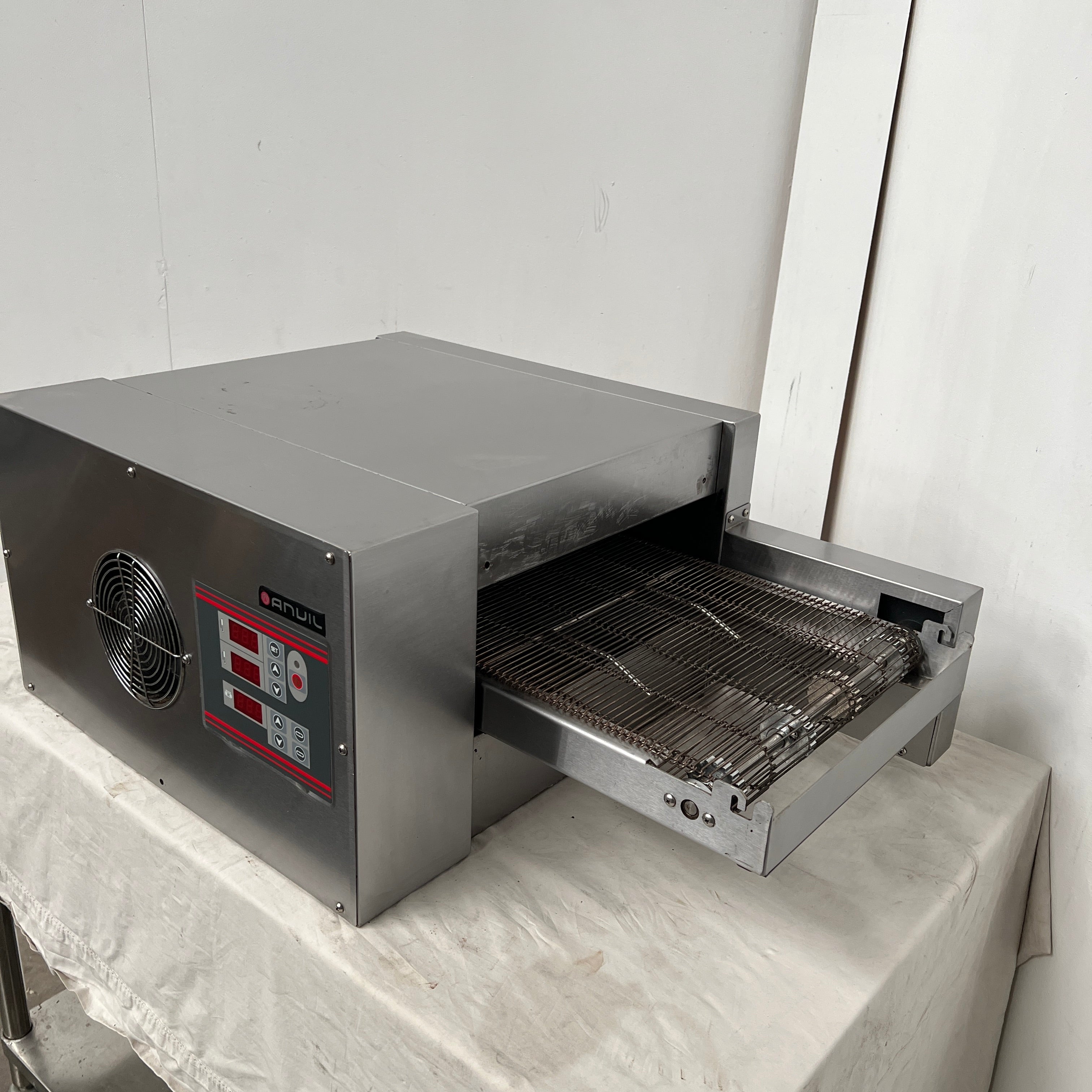 Anvil POK0004 Conveyor Pizza Oven