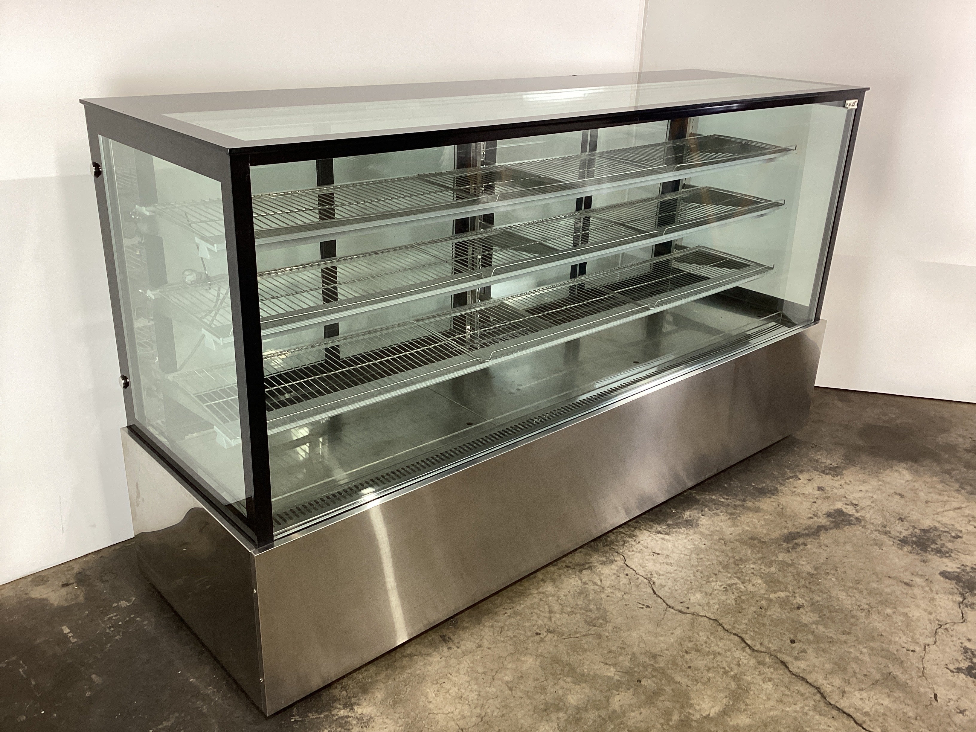 Bonvue SL880V Glass Cold Display