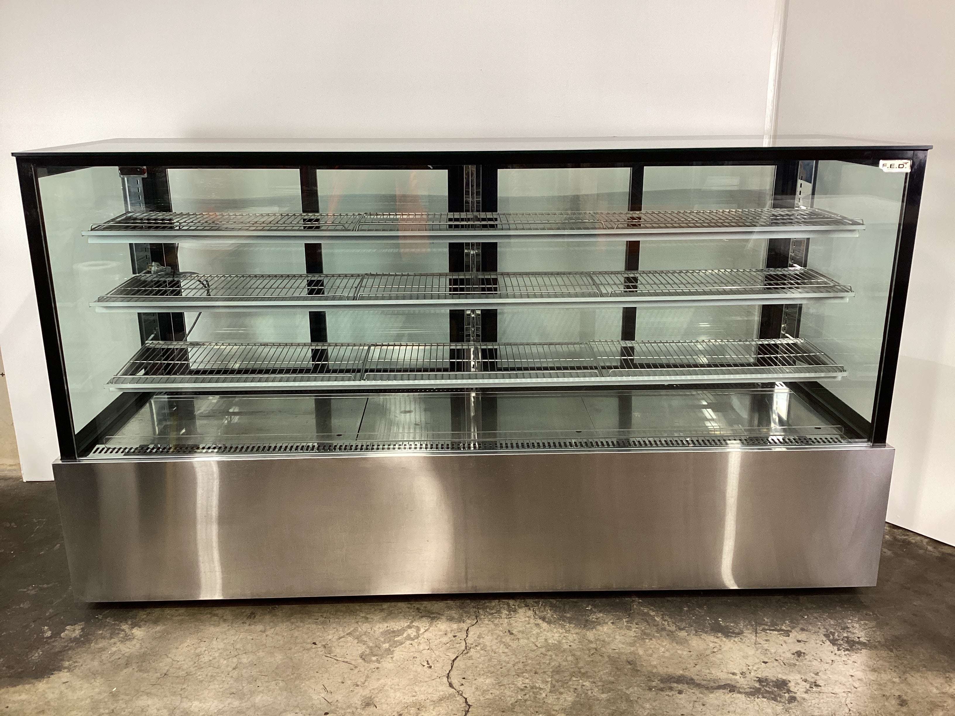 Bonvue SL880V Glass Cold Display
