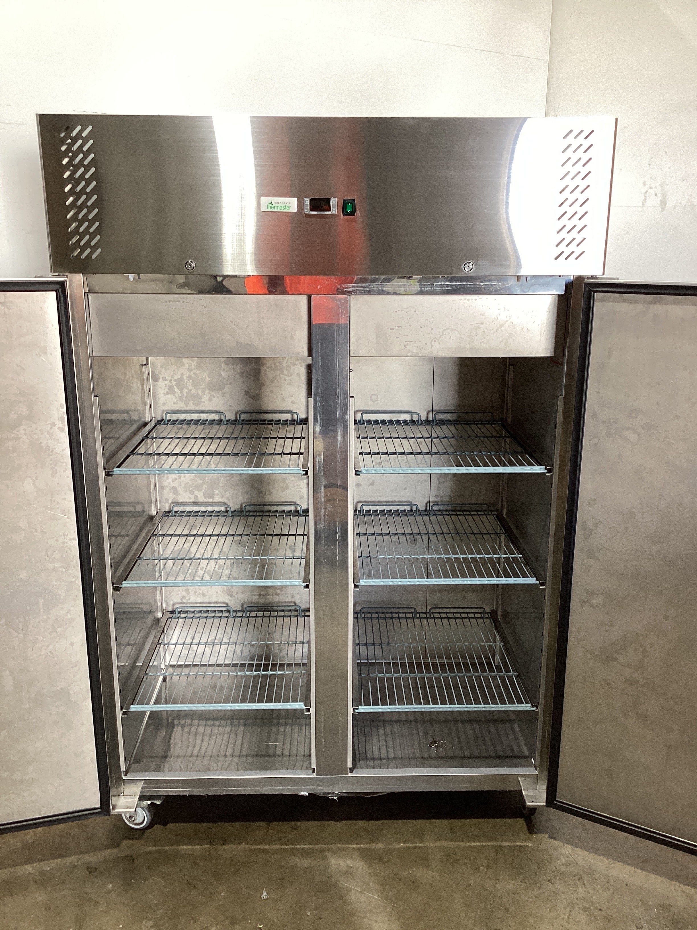 Thumbnail - Thermaster XURF1200S Upright Freezer