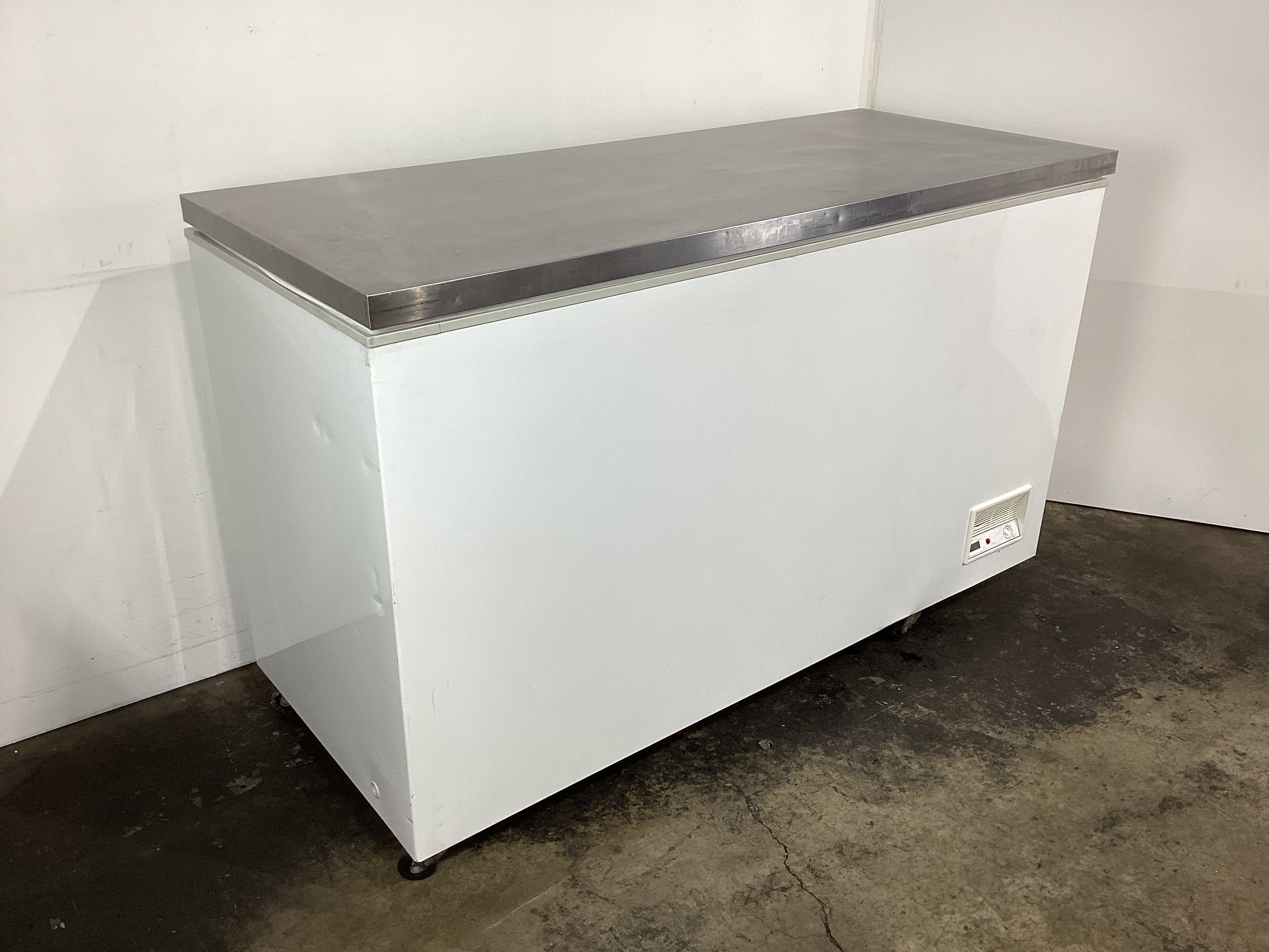 FED BD598F Chest Freezer