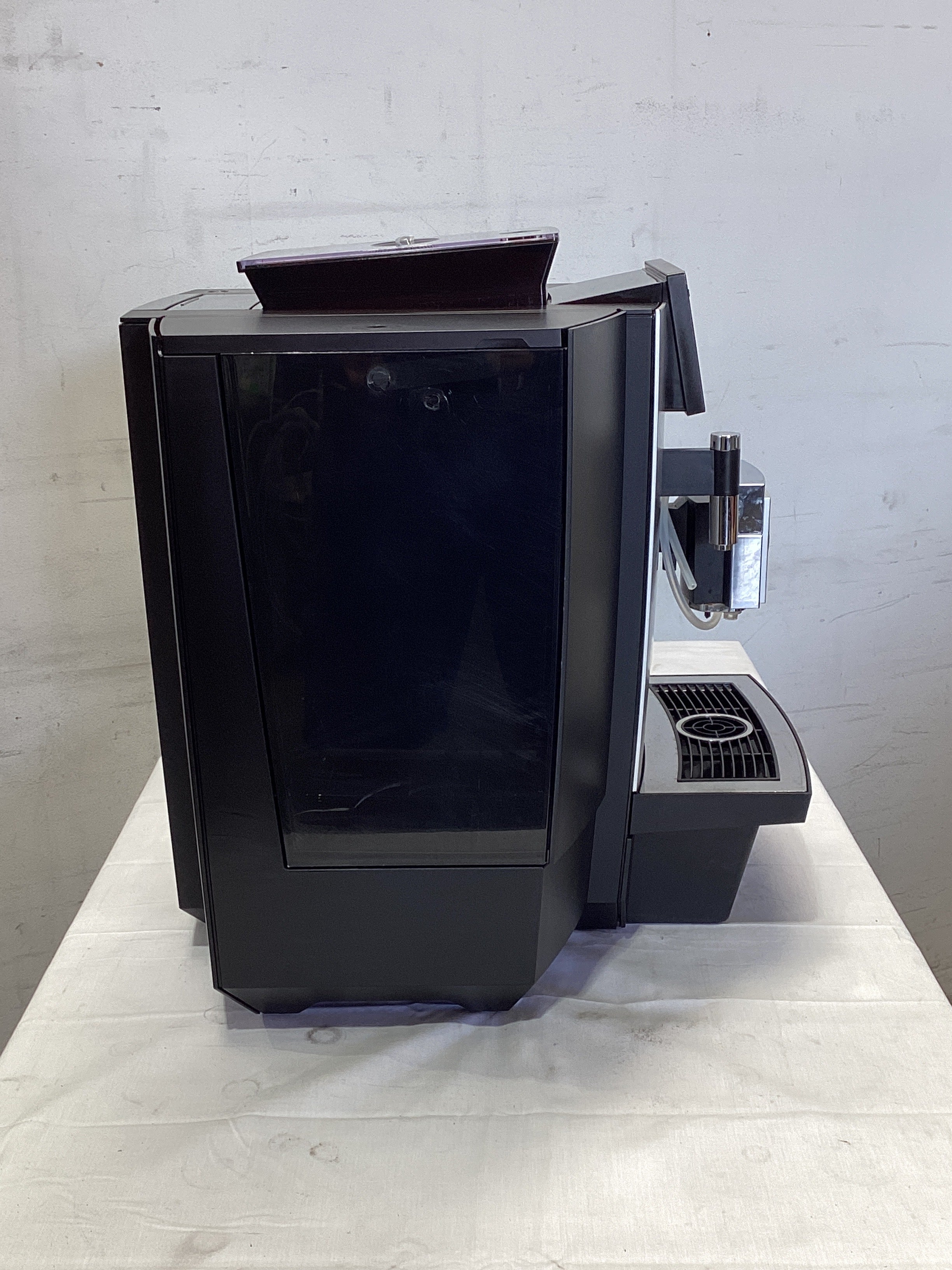 Thumbnail - Jura X8 Automatic Coffee Machine