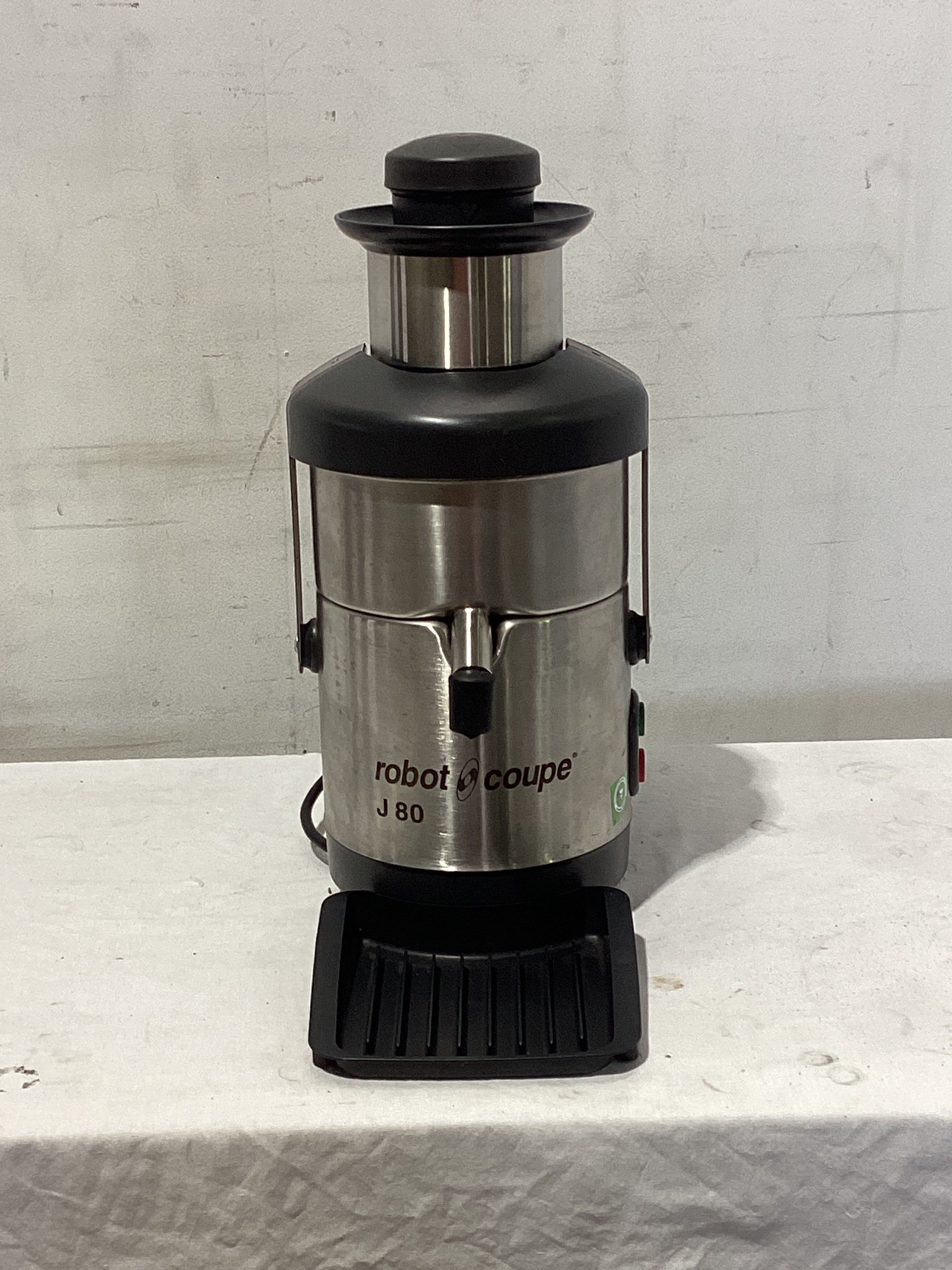 Thumbnail - Robot Coupe  J80 Automatic Juice Extractor