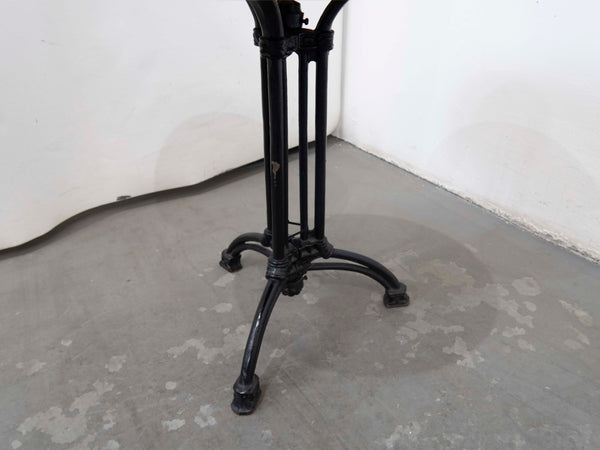 Isotop Round Table Set