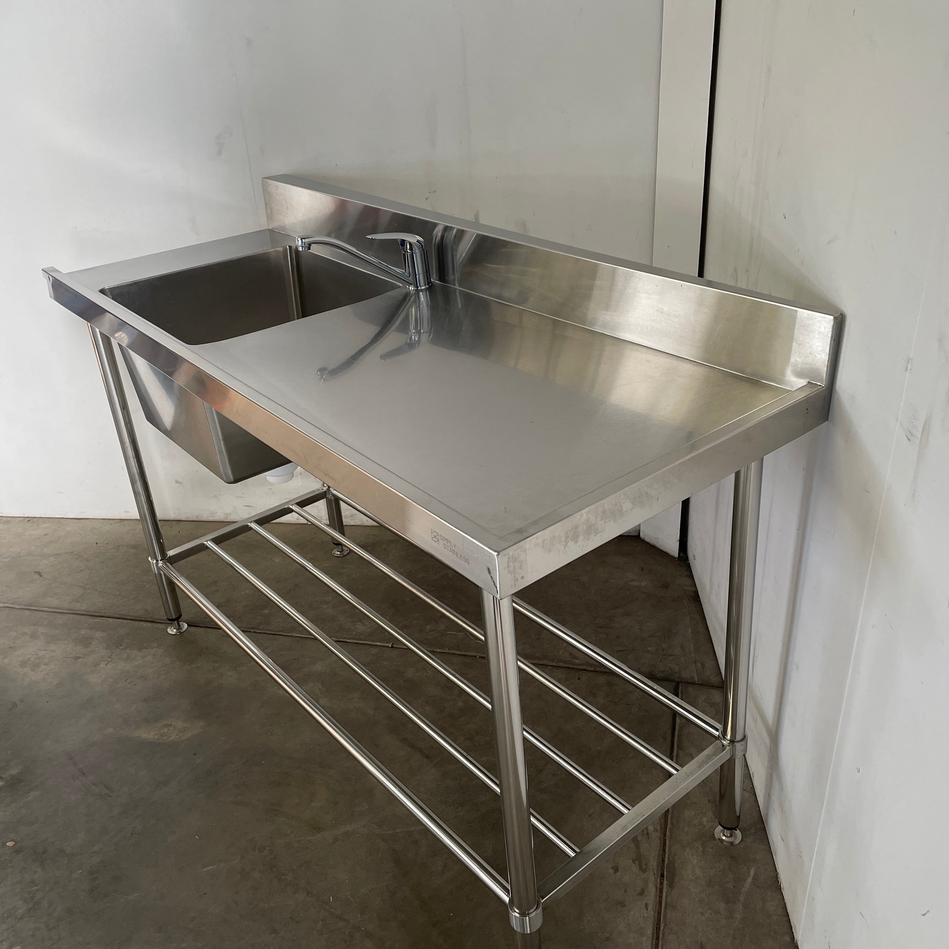 Simply Stainless Right Hand Inlet Bench