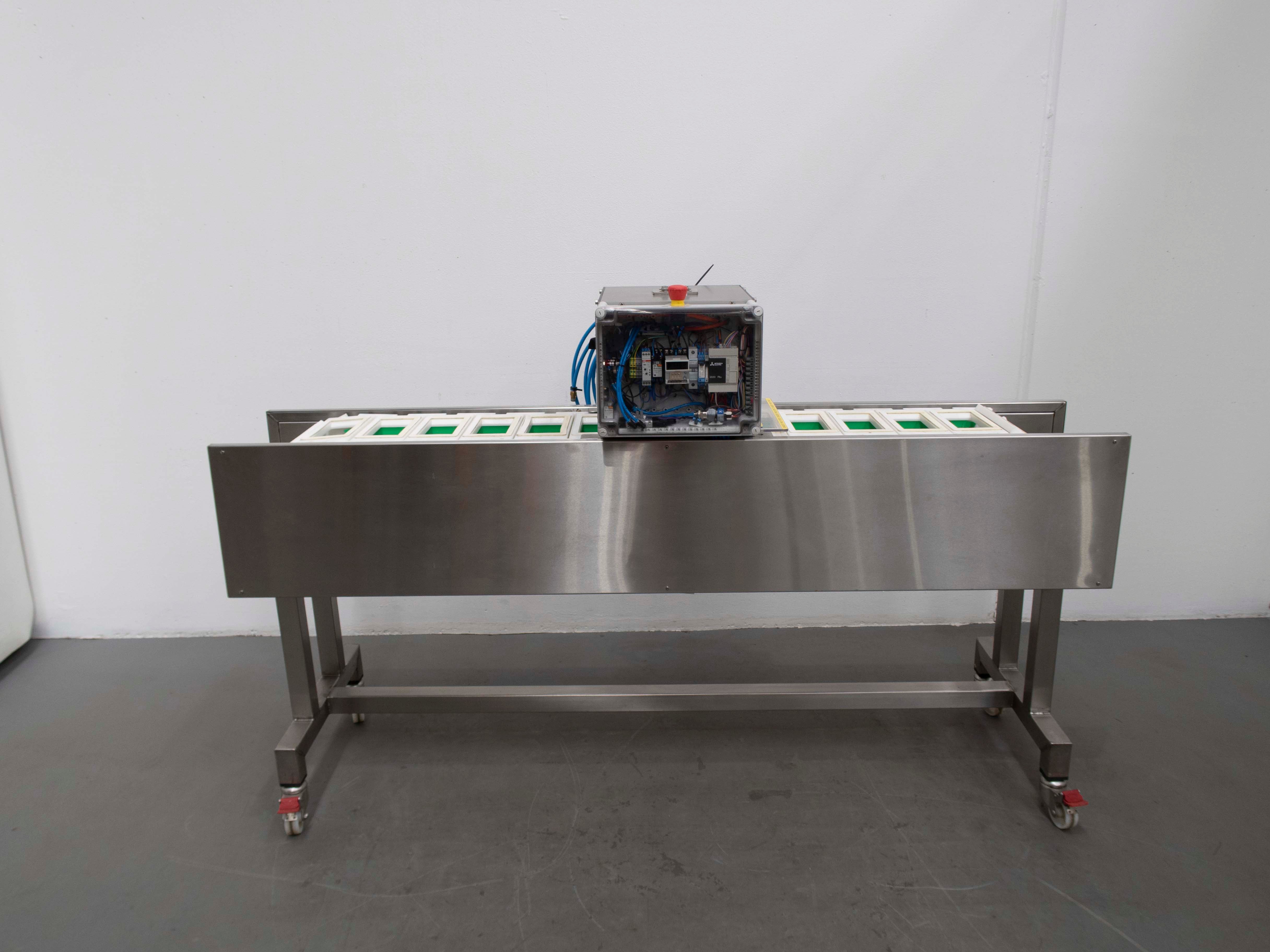 Pneumatic Sandwich Wedge Packeting Machine