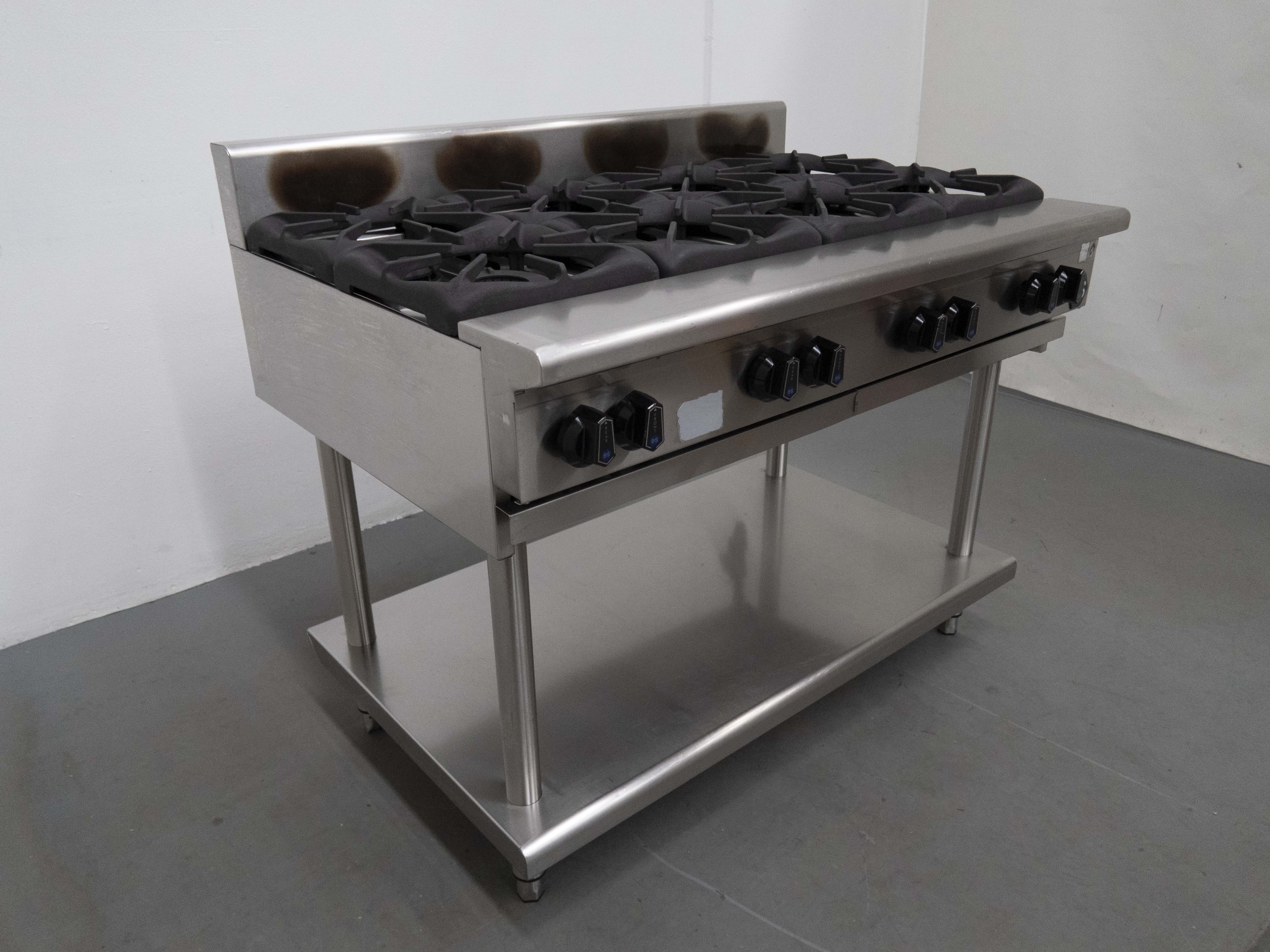 B+S Black 8 Burner Cooktop
