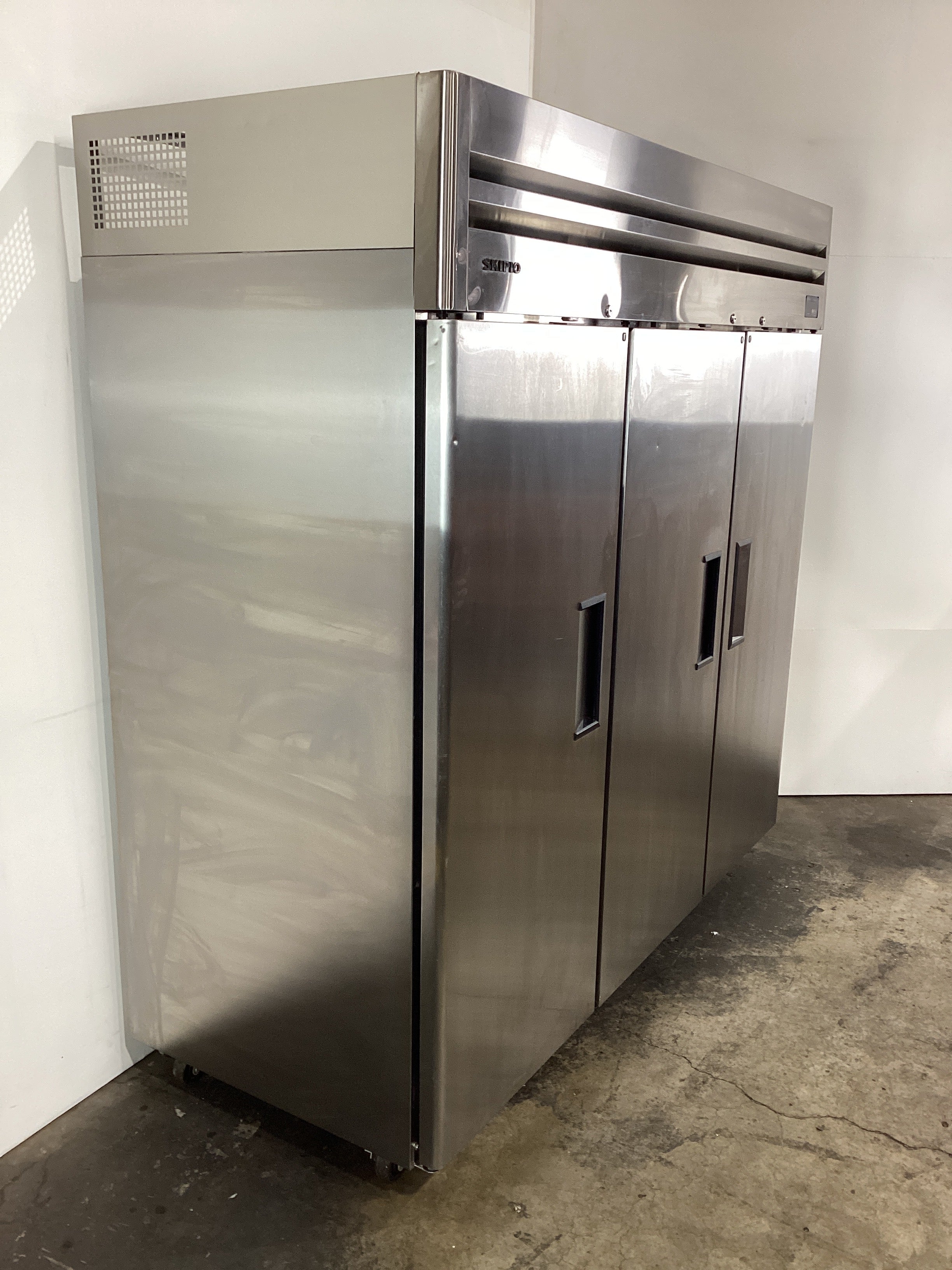 Skipio SFT65-3(6) Upright Freezer