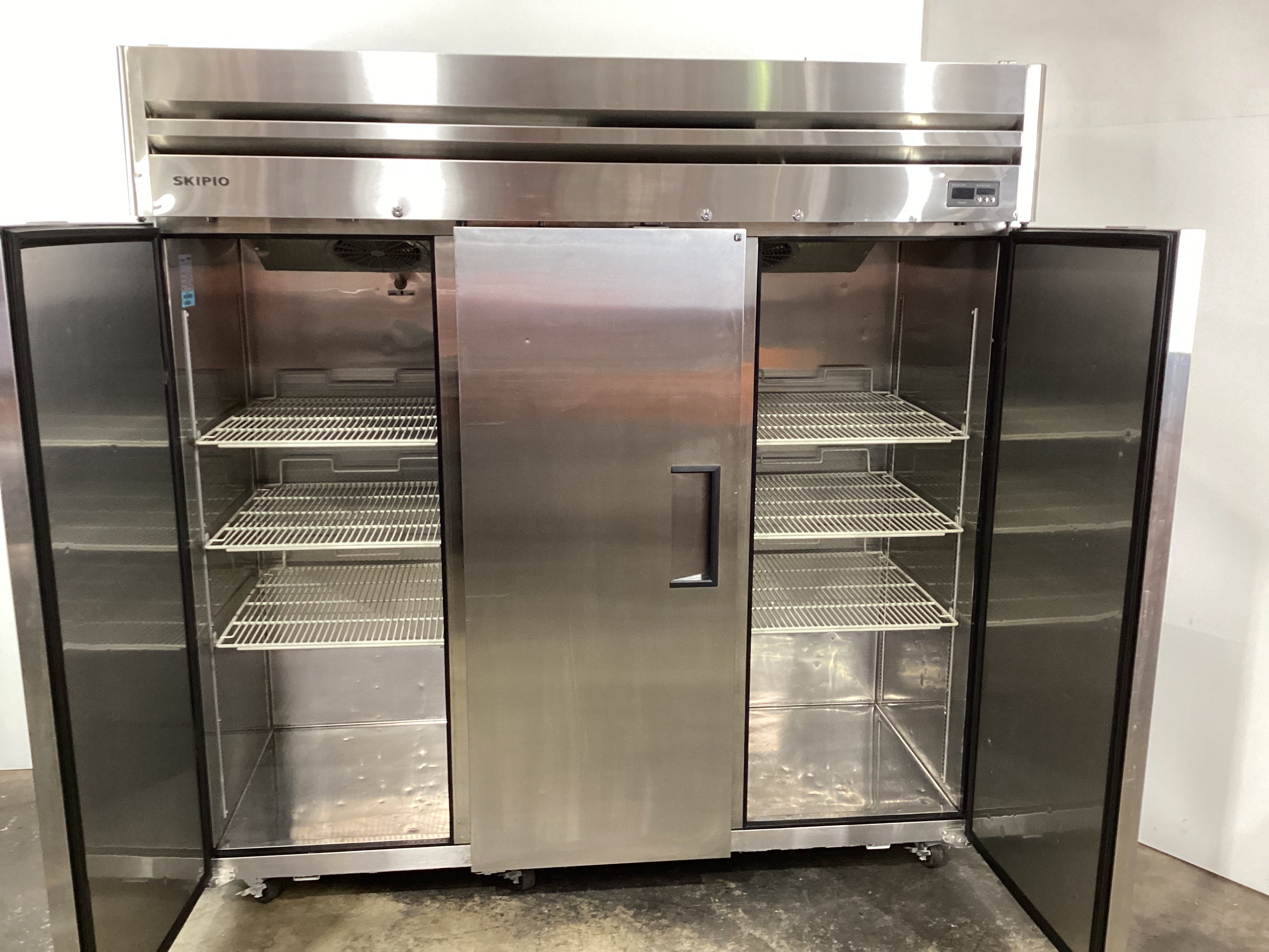 Skipio SFT65-3(6) Upright Freezer