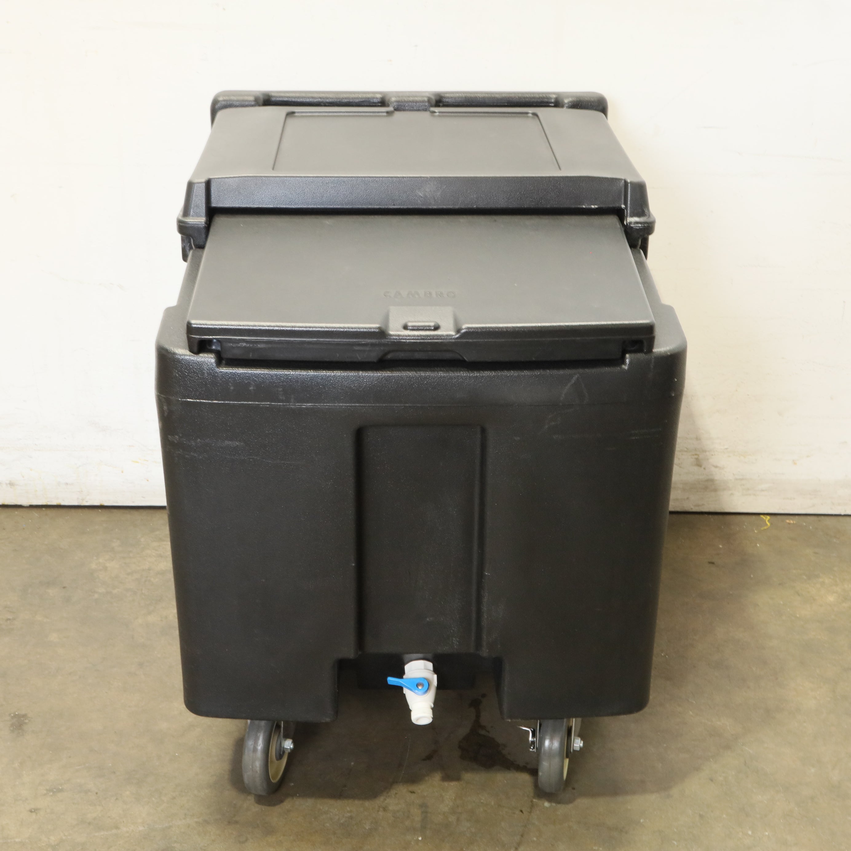 Cambro ICS125L 57kg Ice Caddy