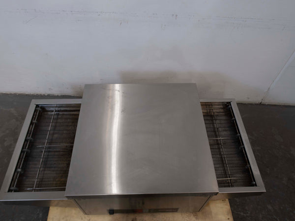 Woodson W.CVP.C.24D Conveyor Pizza Oven