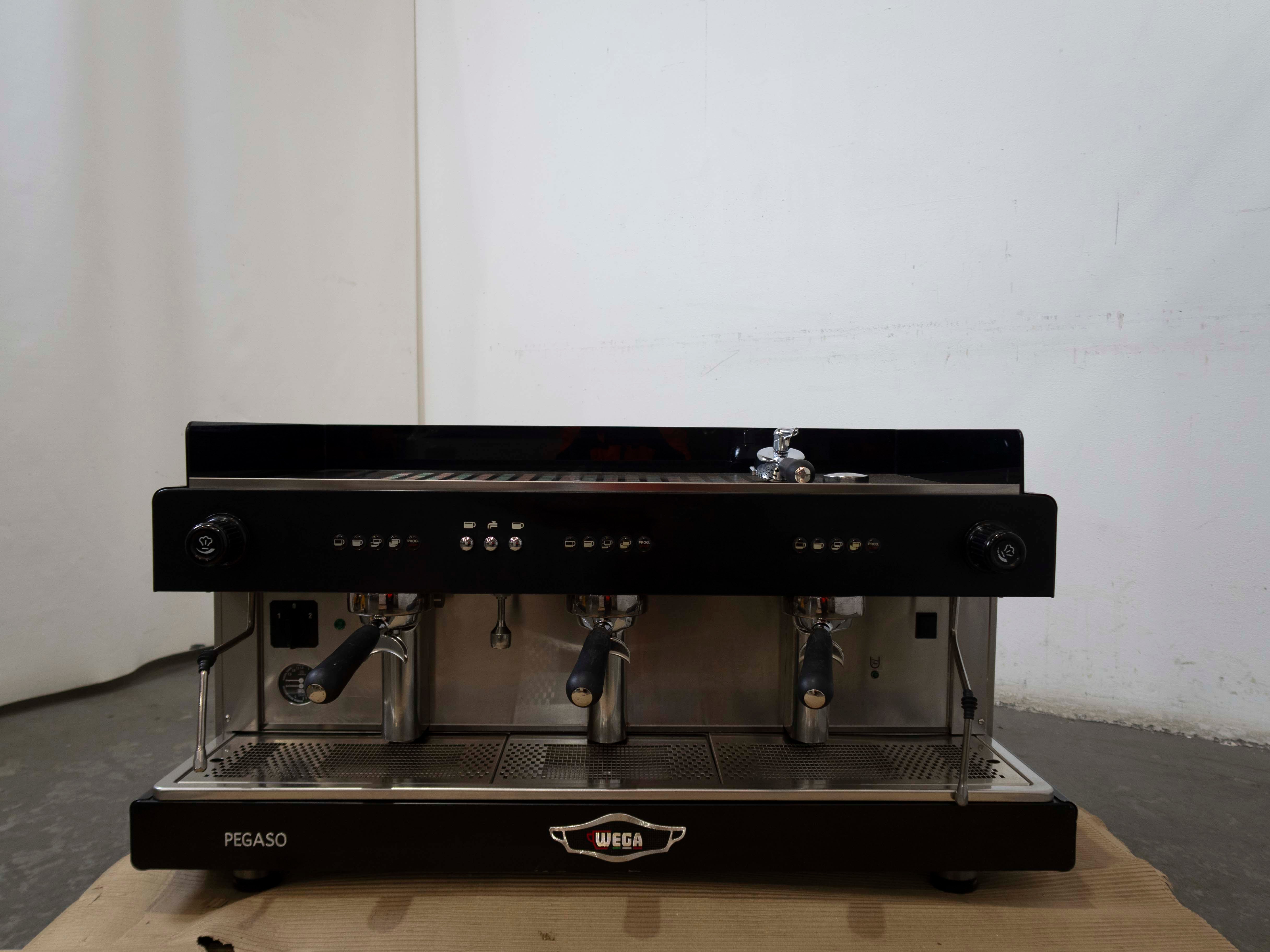 Wega EVD/3-EW 3 Group Coffee Machine