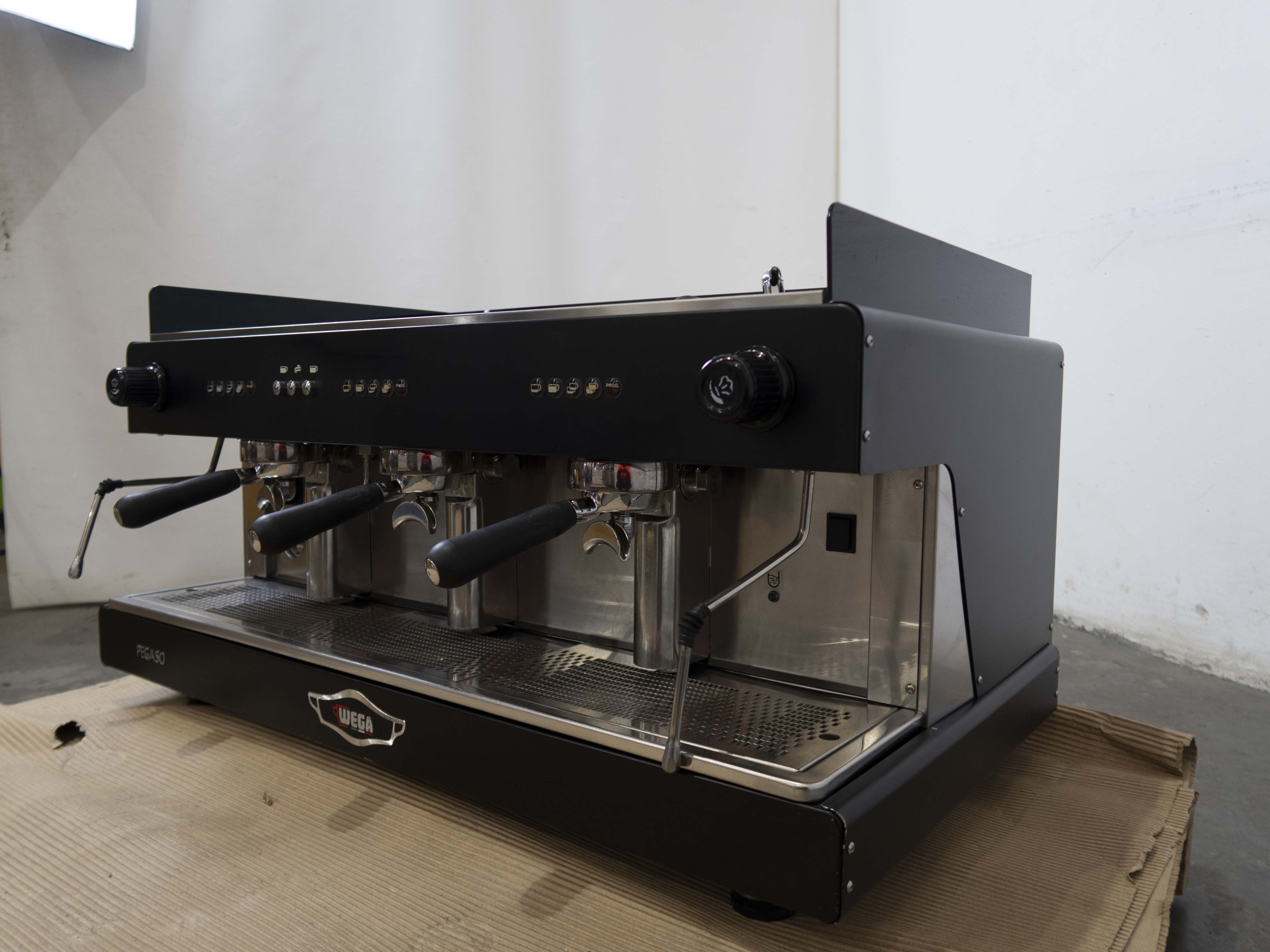 Wega EVD/3-EW 3 Group Coffee Machine