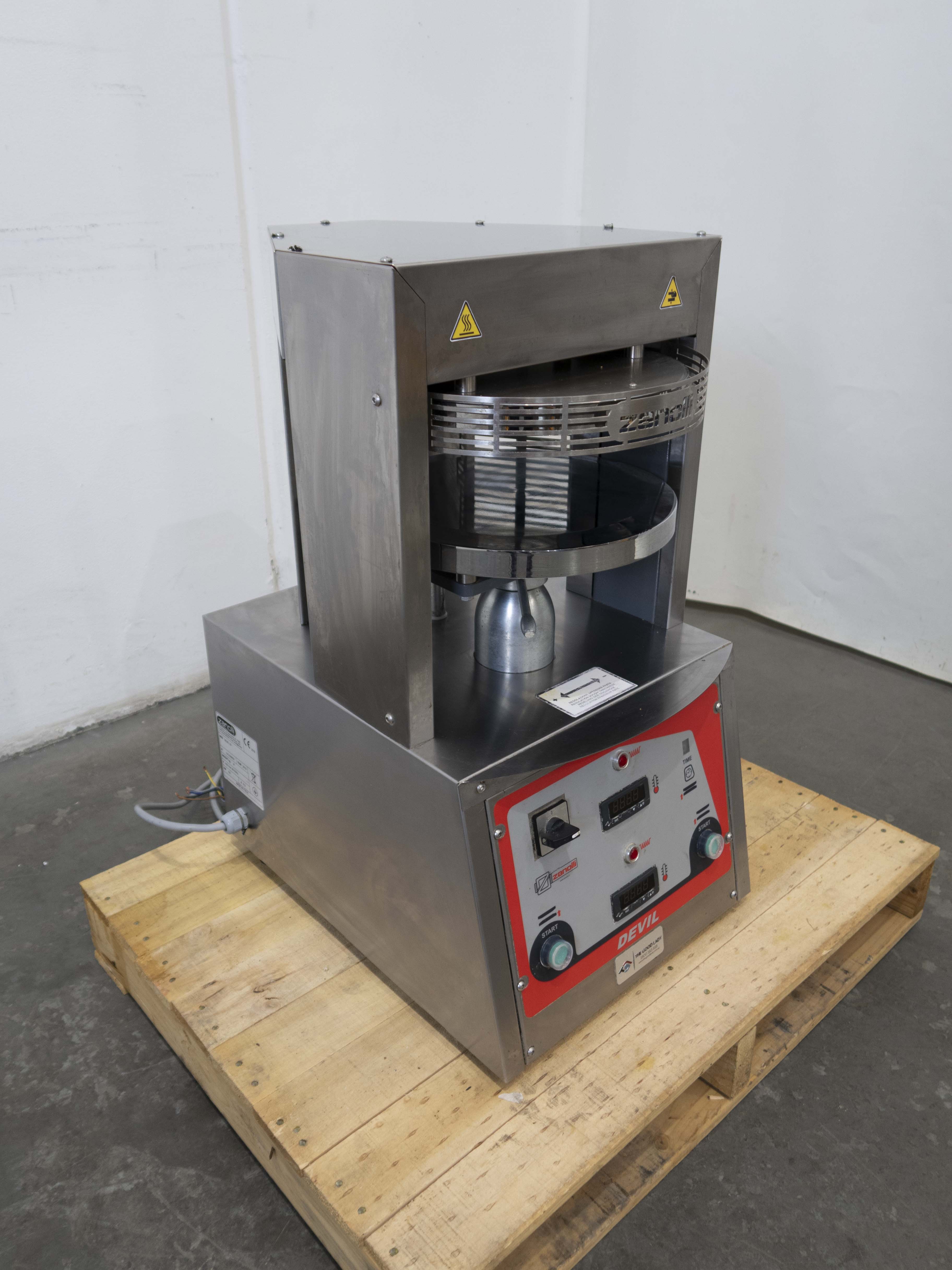 Zanolli Devil 33 Heated Pizza Formers