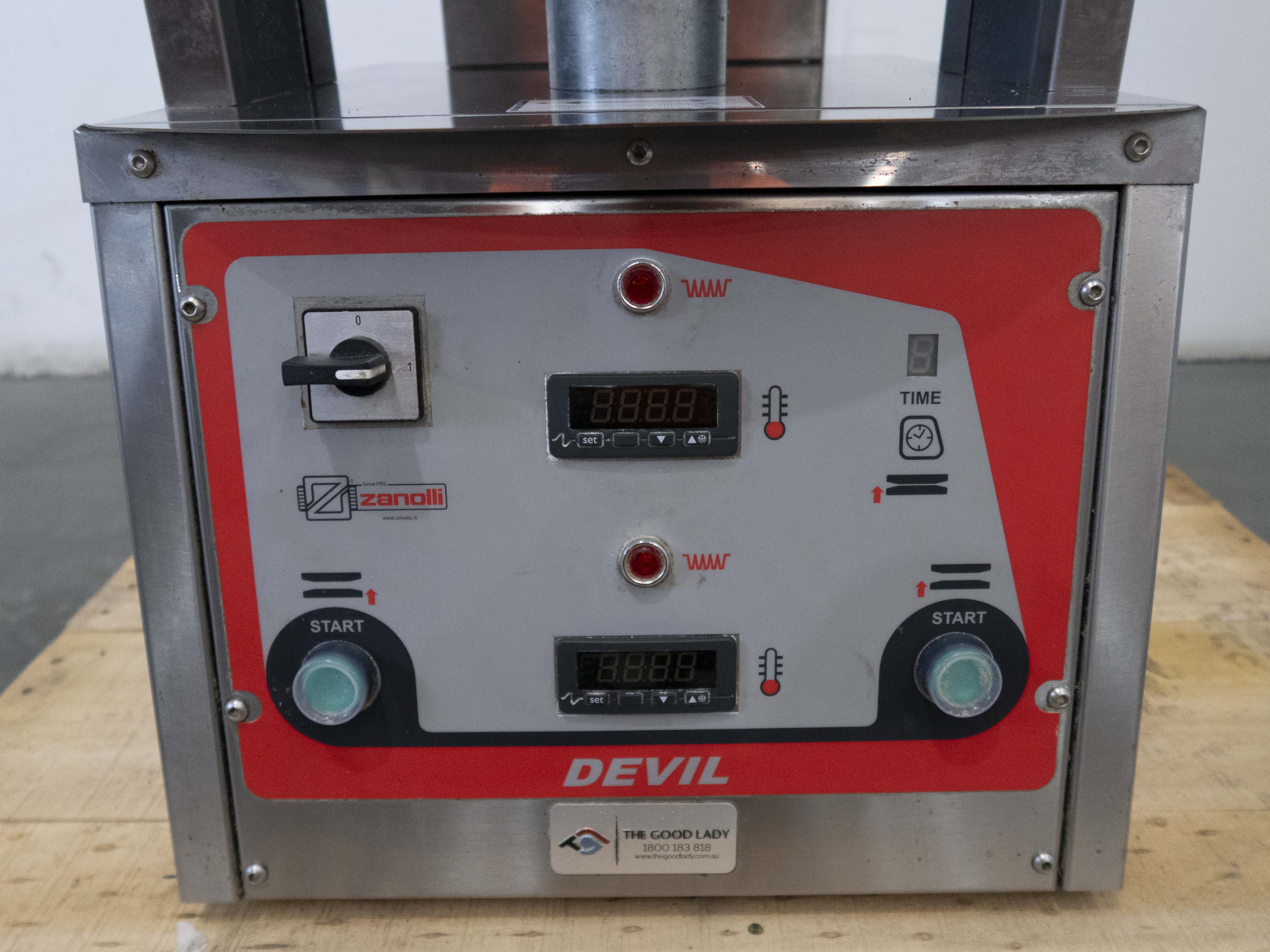 Zanolli Devil 33 Heated Pizza Formers