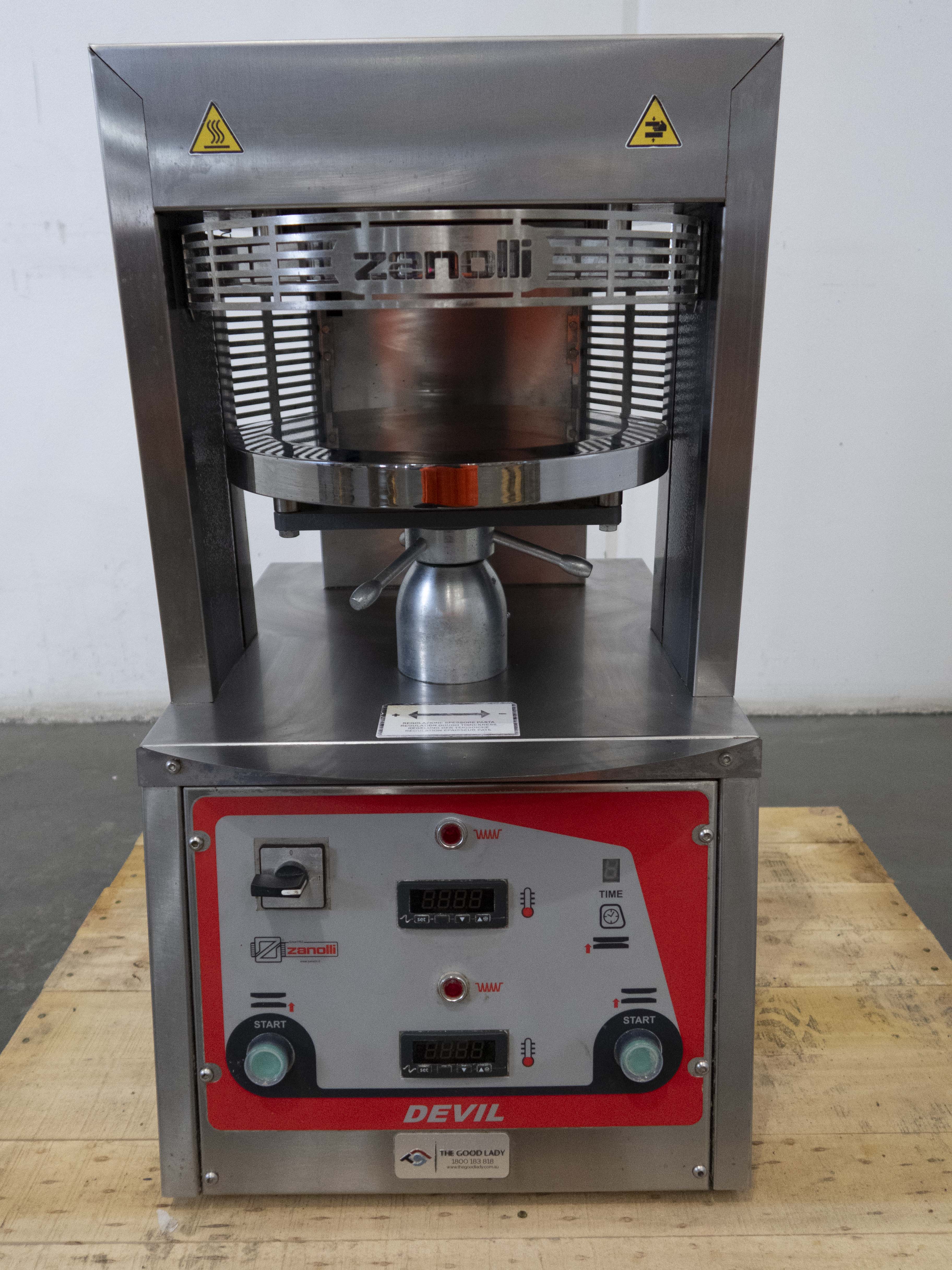 Zanolli Devil 33 Heated Pizza Formers