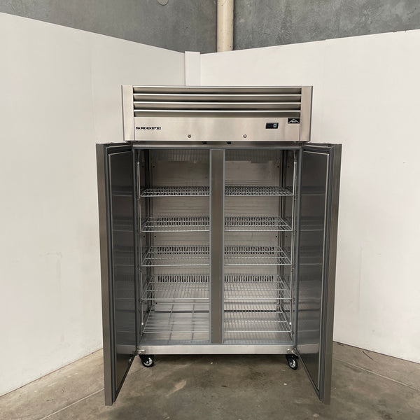Skope RF7.UPR.2.SD Upright Fridge