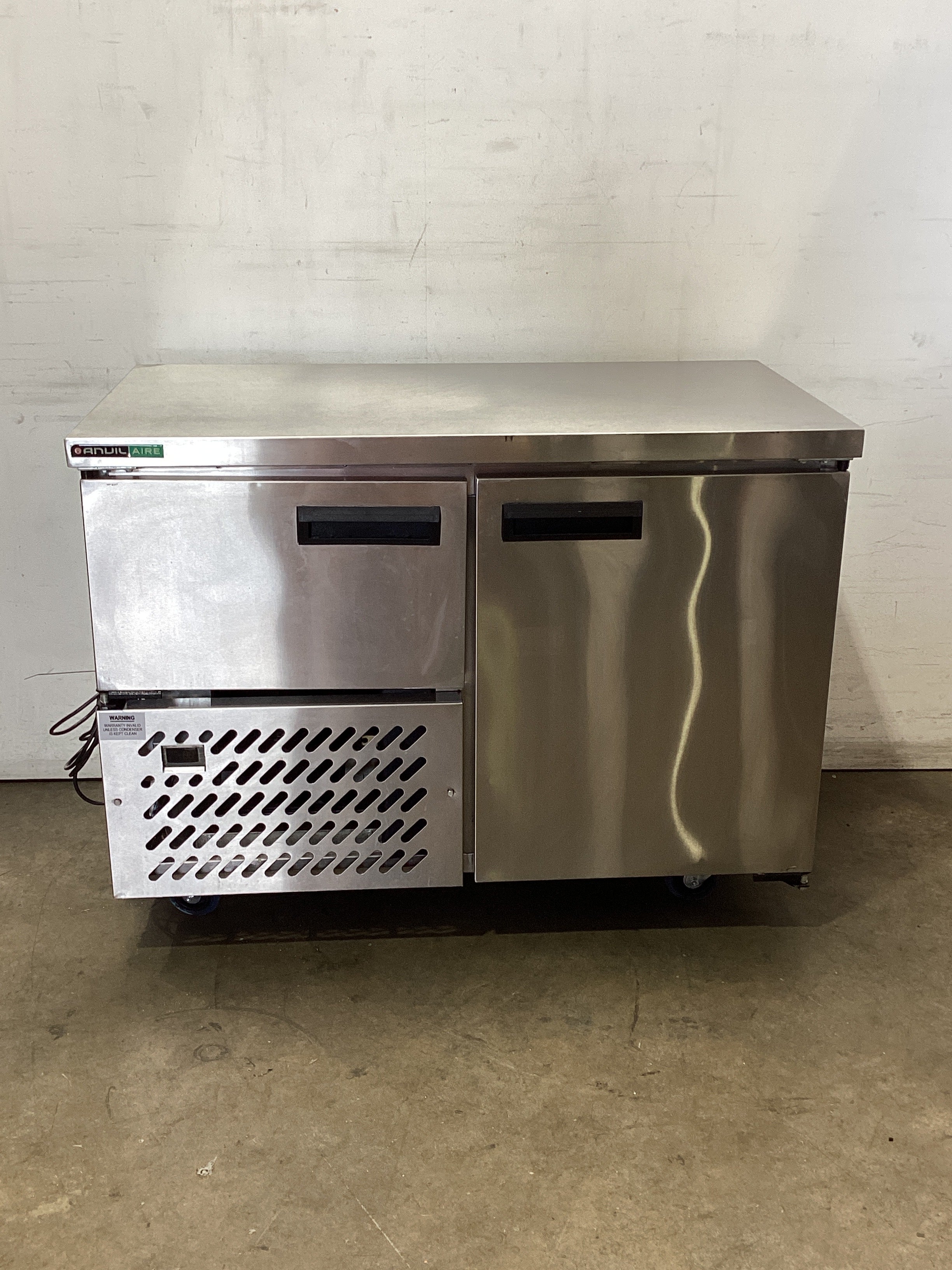 Anvil UBS6120 Underbench Fridge