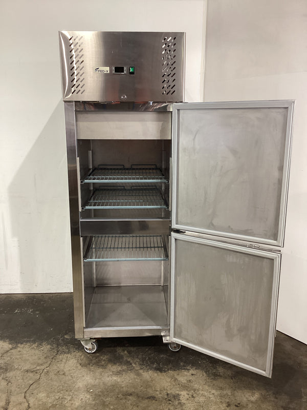 FED XURC600S1V Upright Fridge