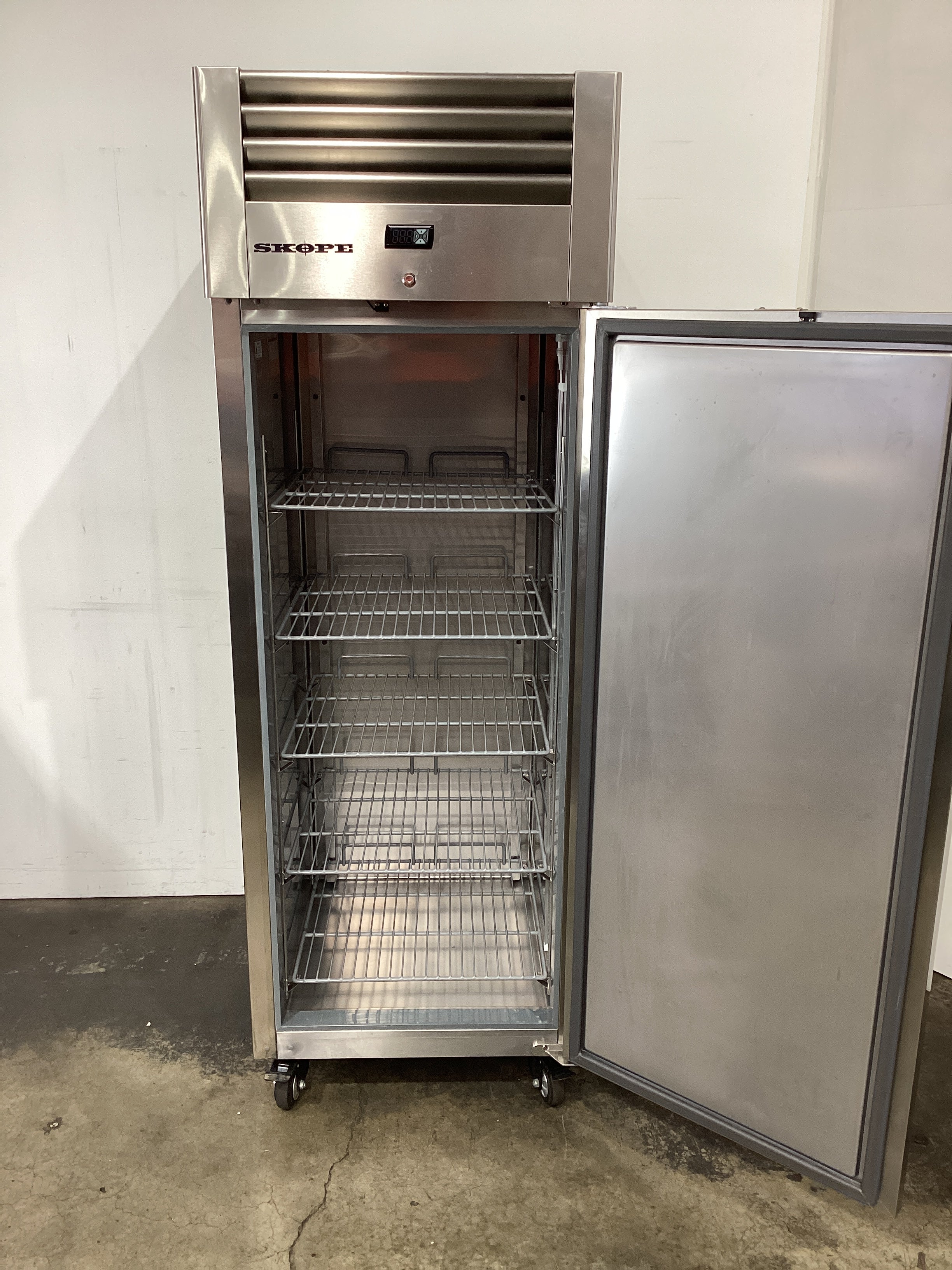 SKOPE RF7.UPF.1.SD Upright Freezer