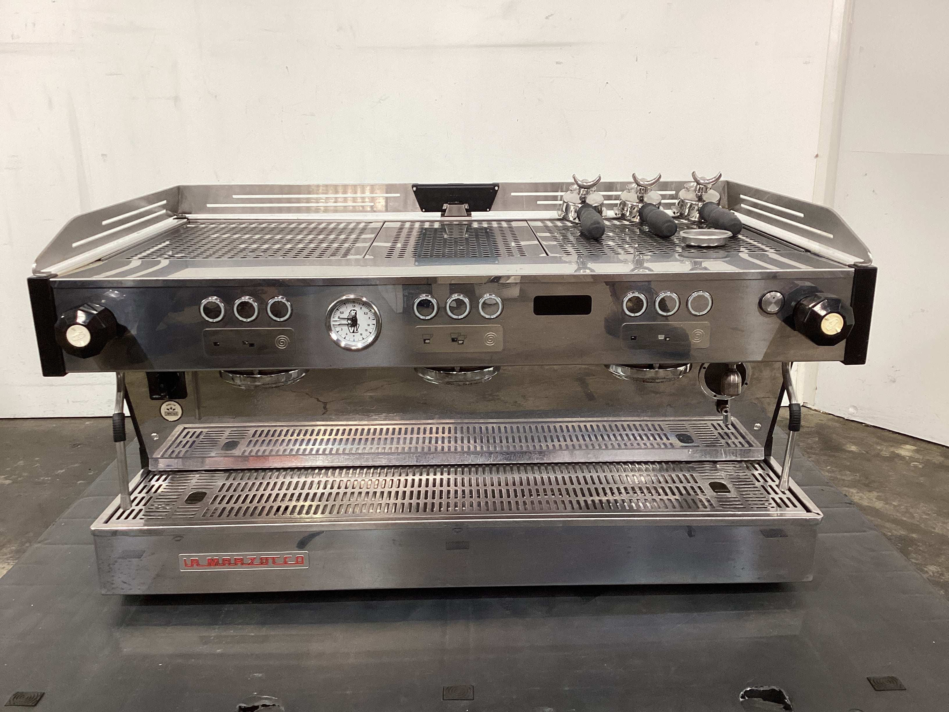 La Marzocco Linea PB 3AV 3 Group Coffee Machine