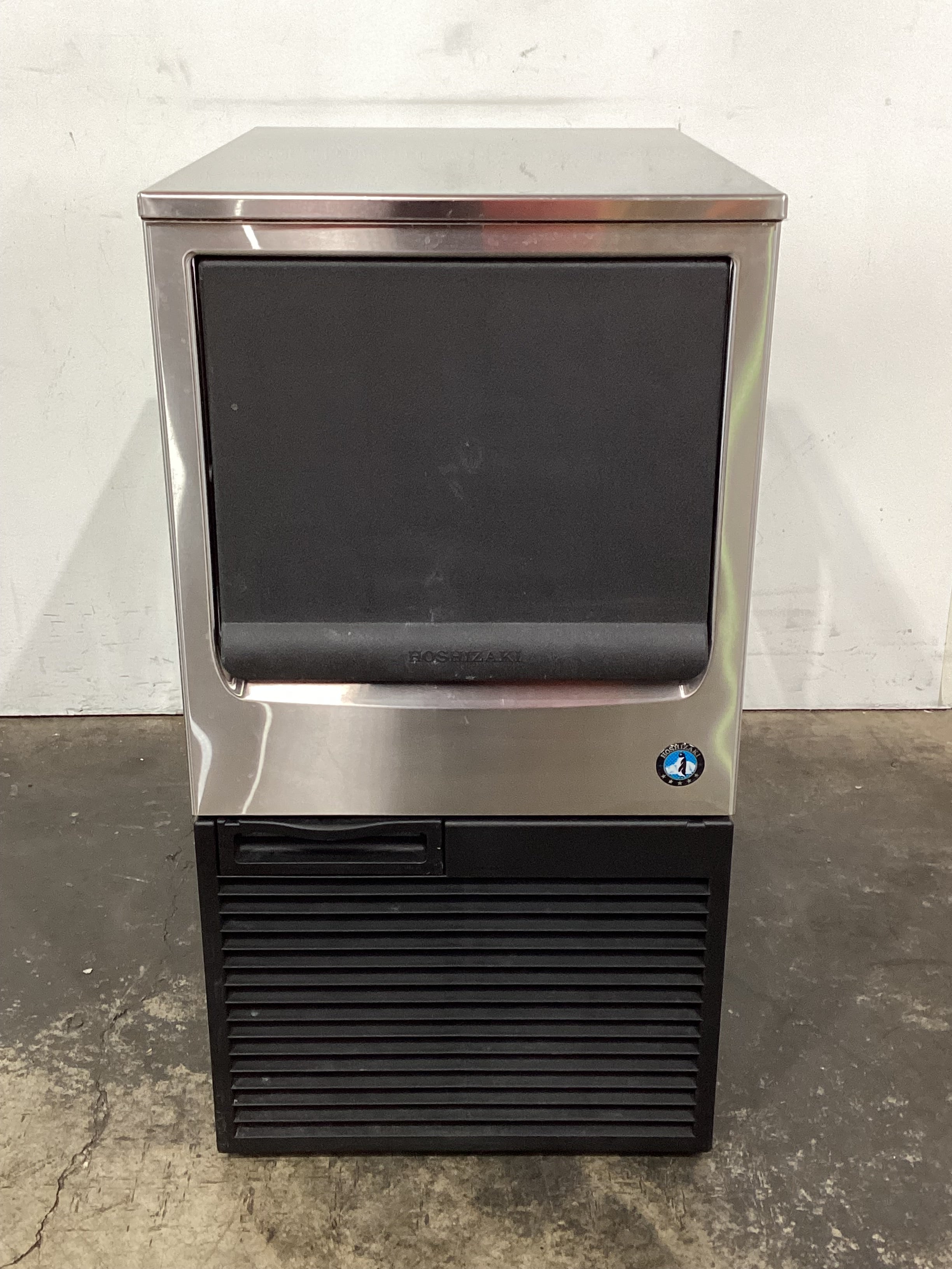 Hoshizaki KM-40B Ice Machine