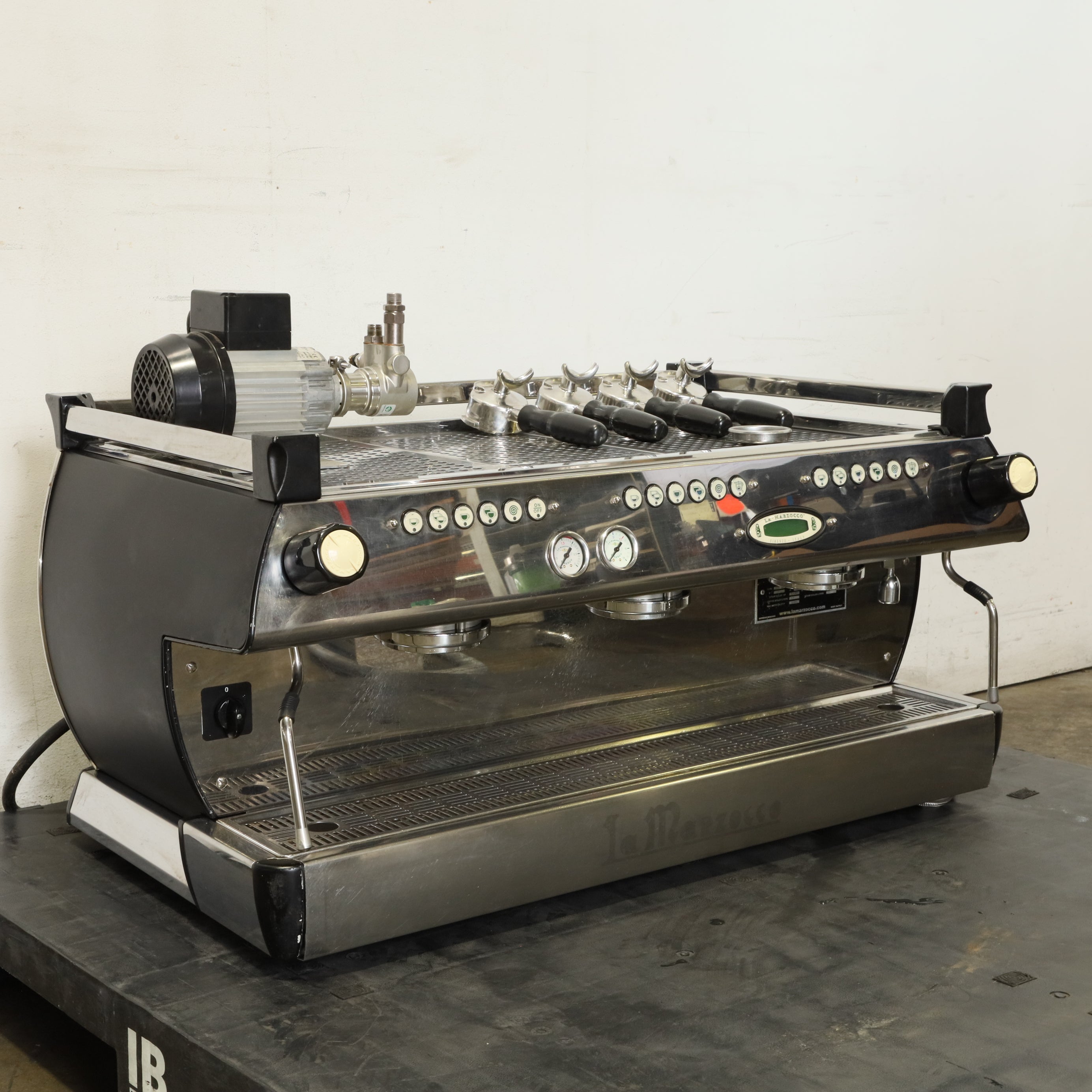 La Marzocco 3AV 3 Group Coffee Machine