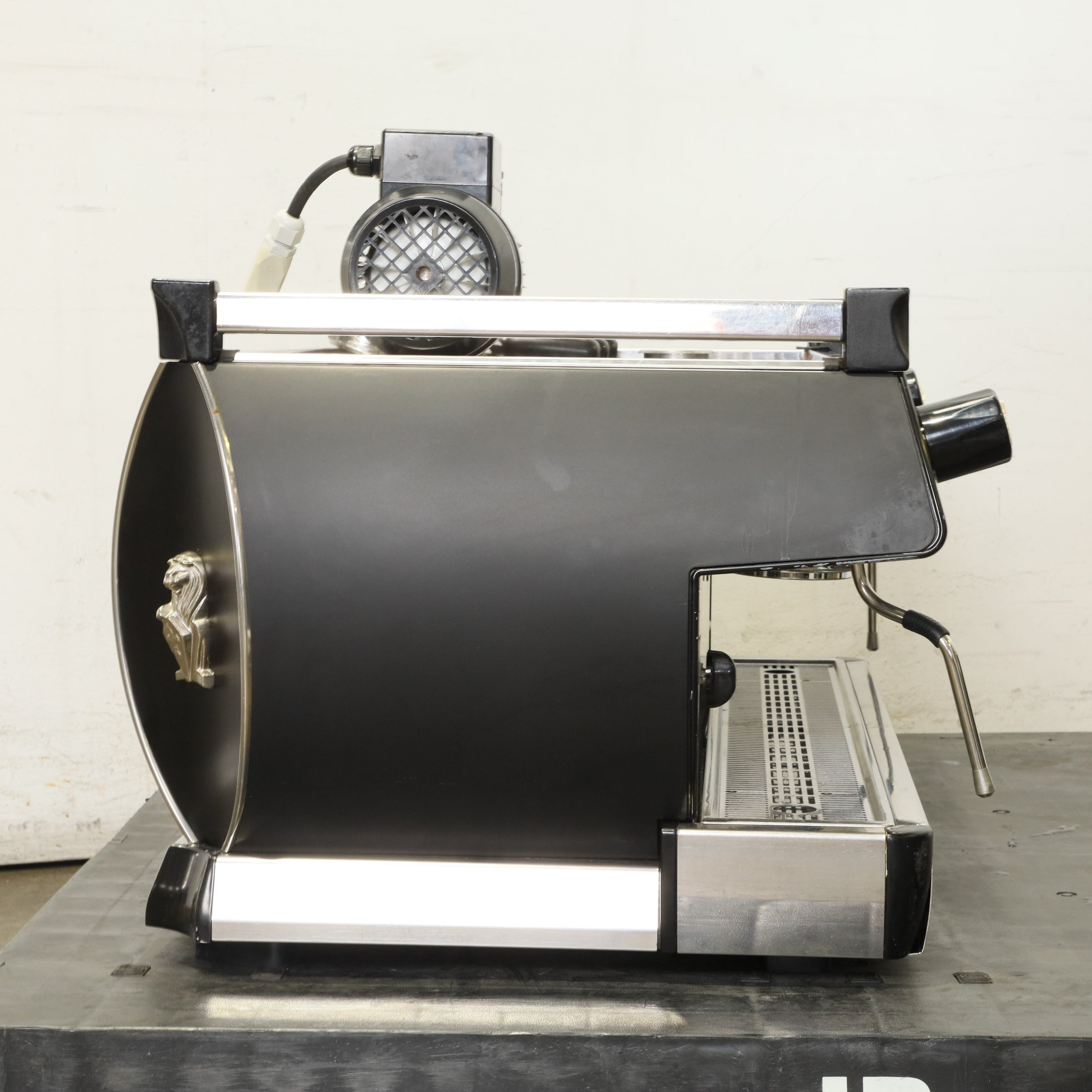 La Marzocco 3AV 3 Group Coffee Machine