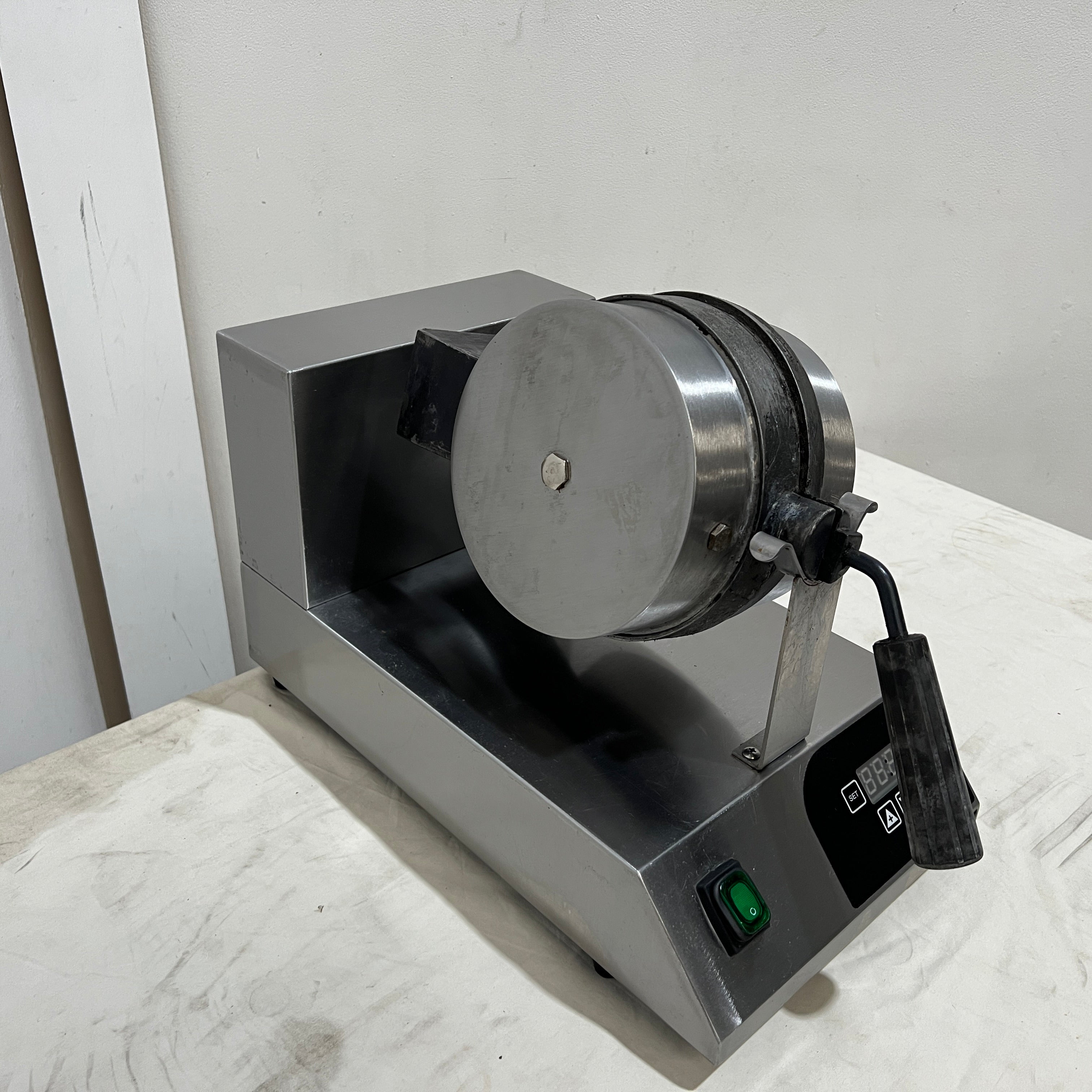 Anvil WBA1001 Waffle Baker