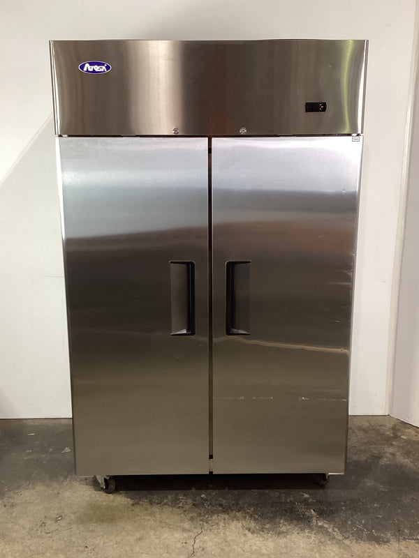 Atosa YBF9219GR Upright Freezer
