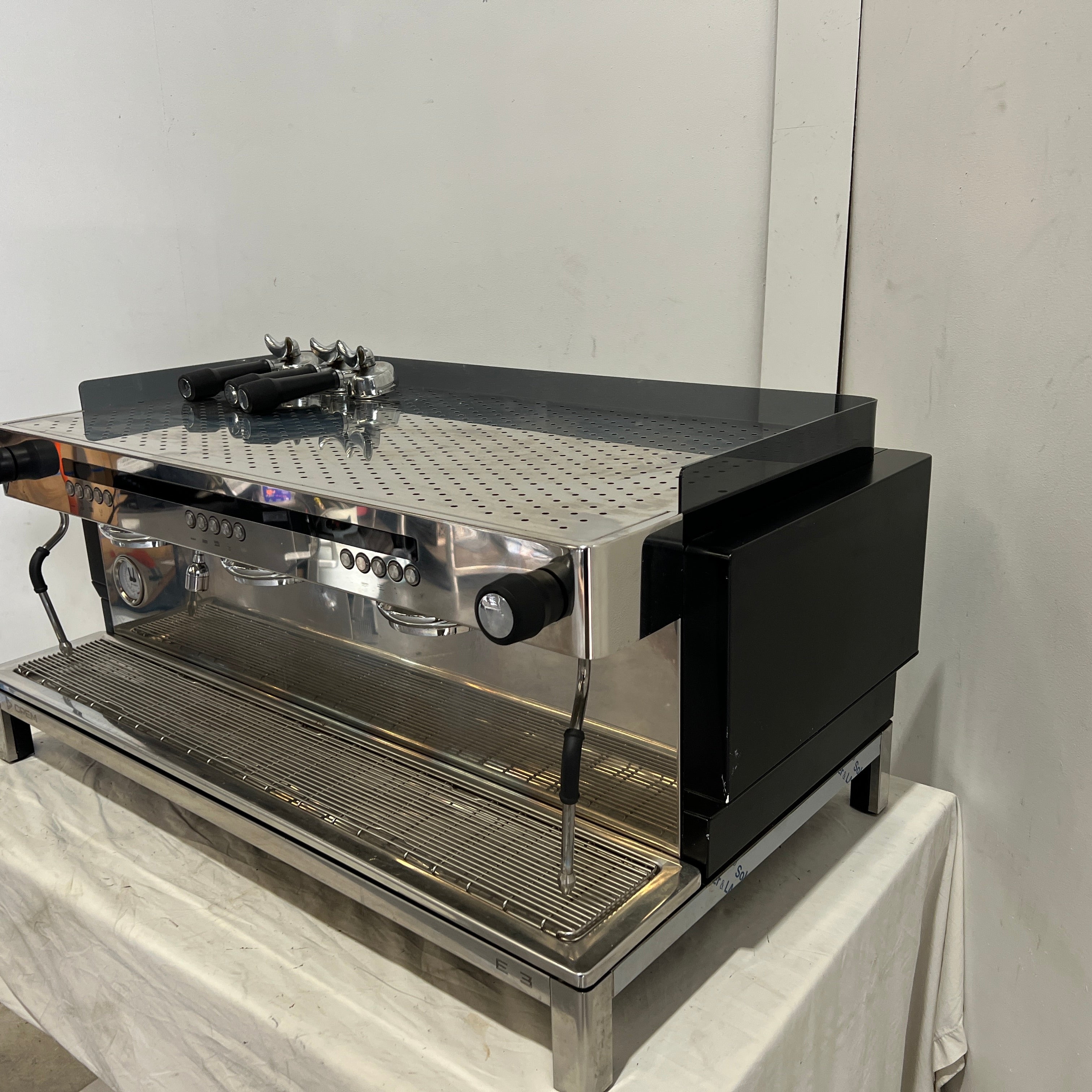 Crem ECEF-FA1B-22AR 3 Group Coffee Machine