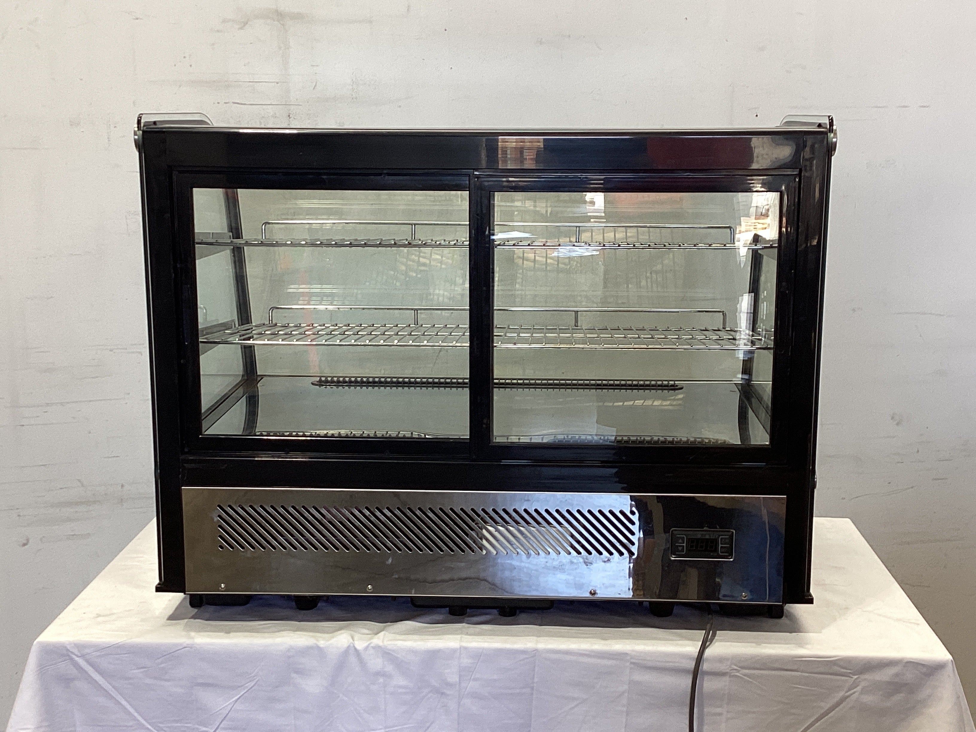 Polar CD230-A-04 Cold Food Display