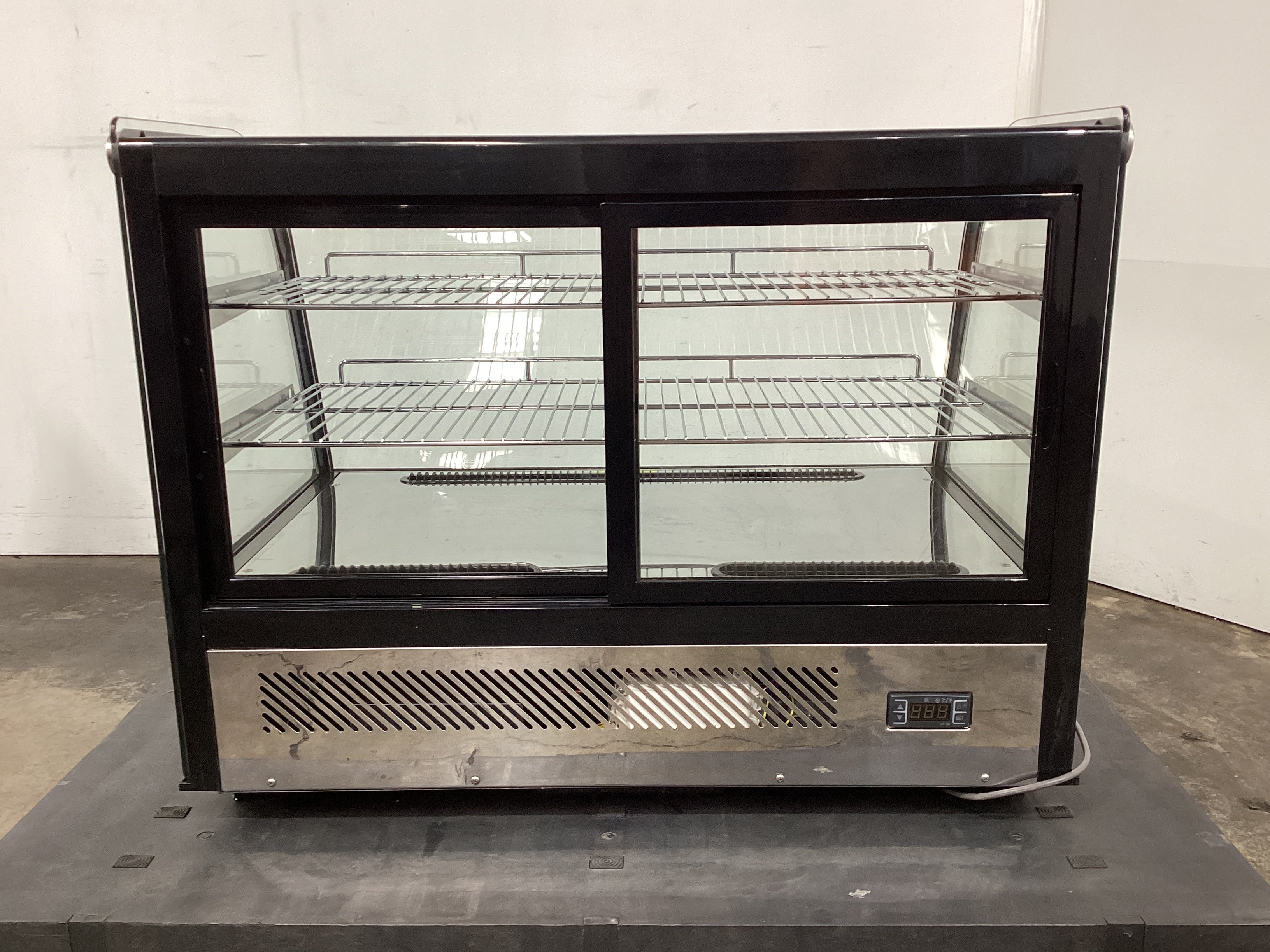 Polar CD230-A-04 Cold Food Display