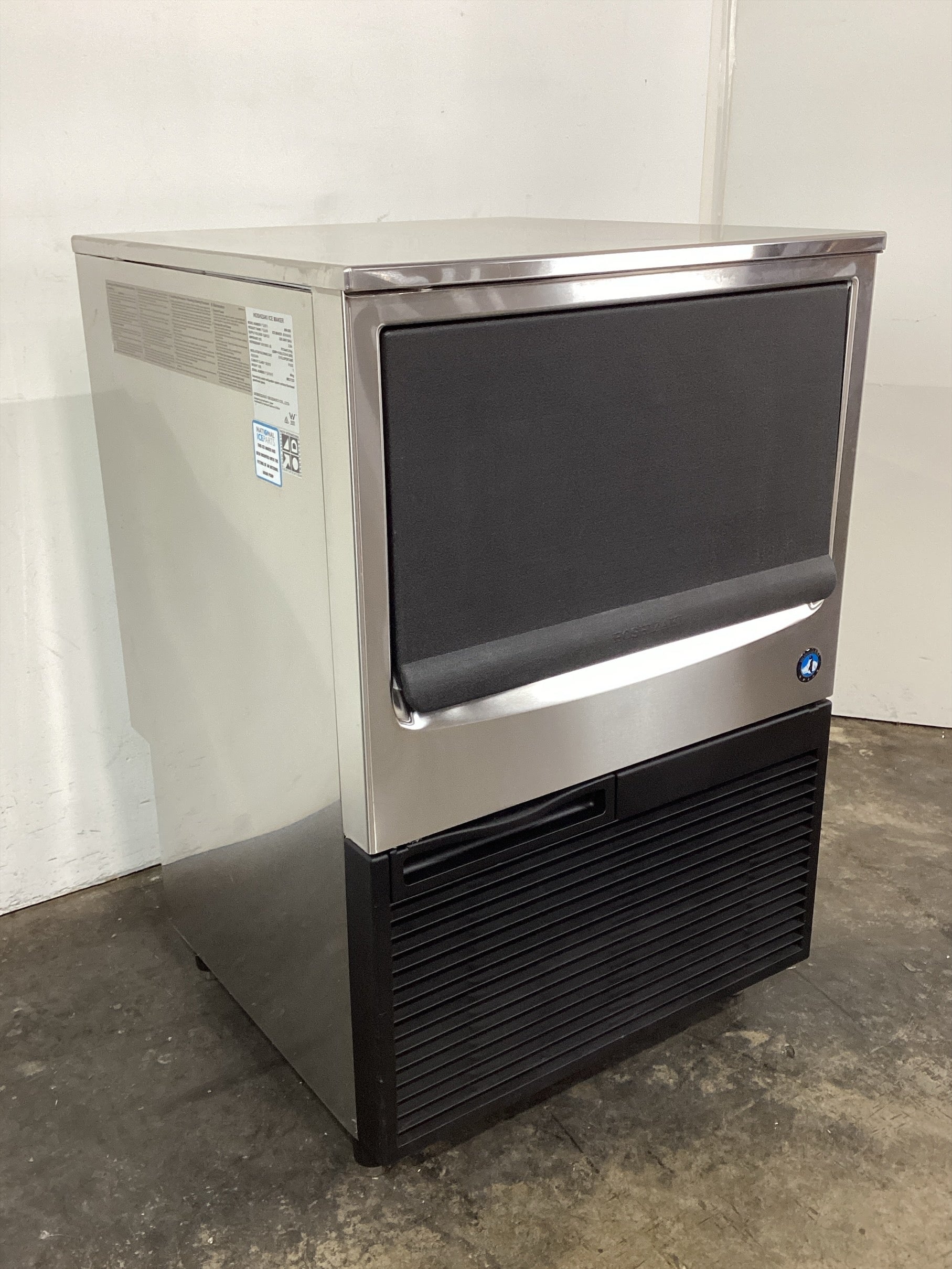 Hoshizaki KM-55B Ice Machine