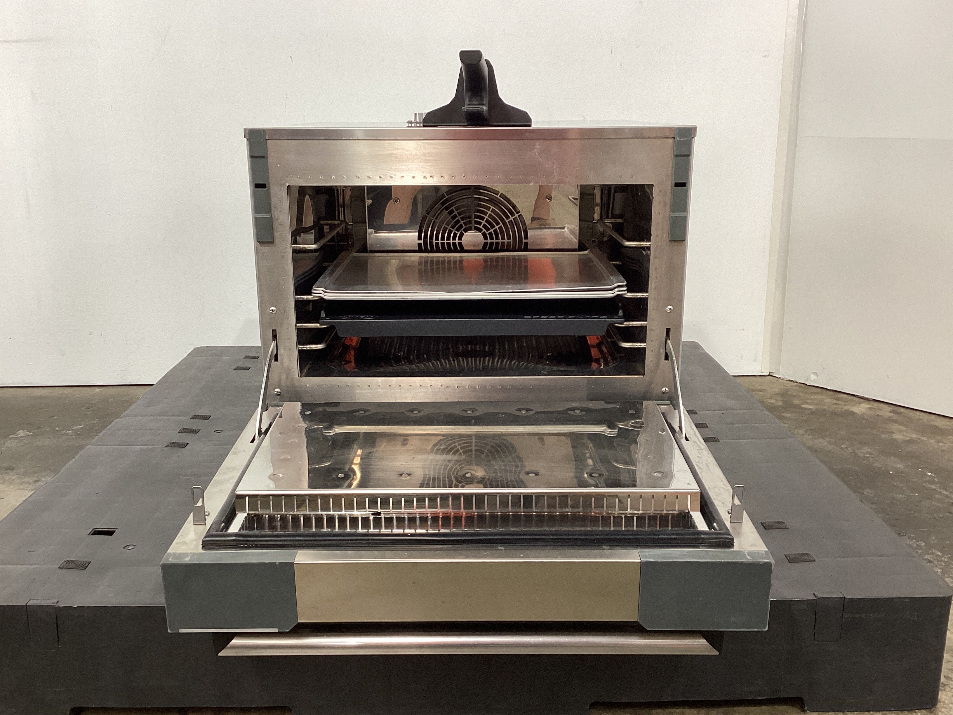 Unox XESW-03HS-MDDN Speed Oven