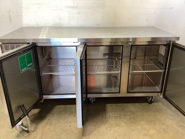 Turbo Air KURF18-3 Undercounter Fridge/Freezer