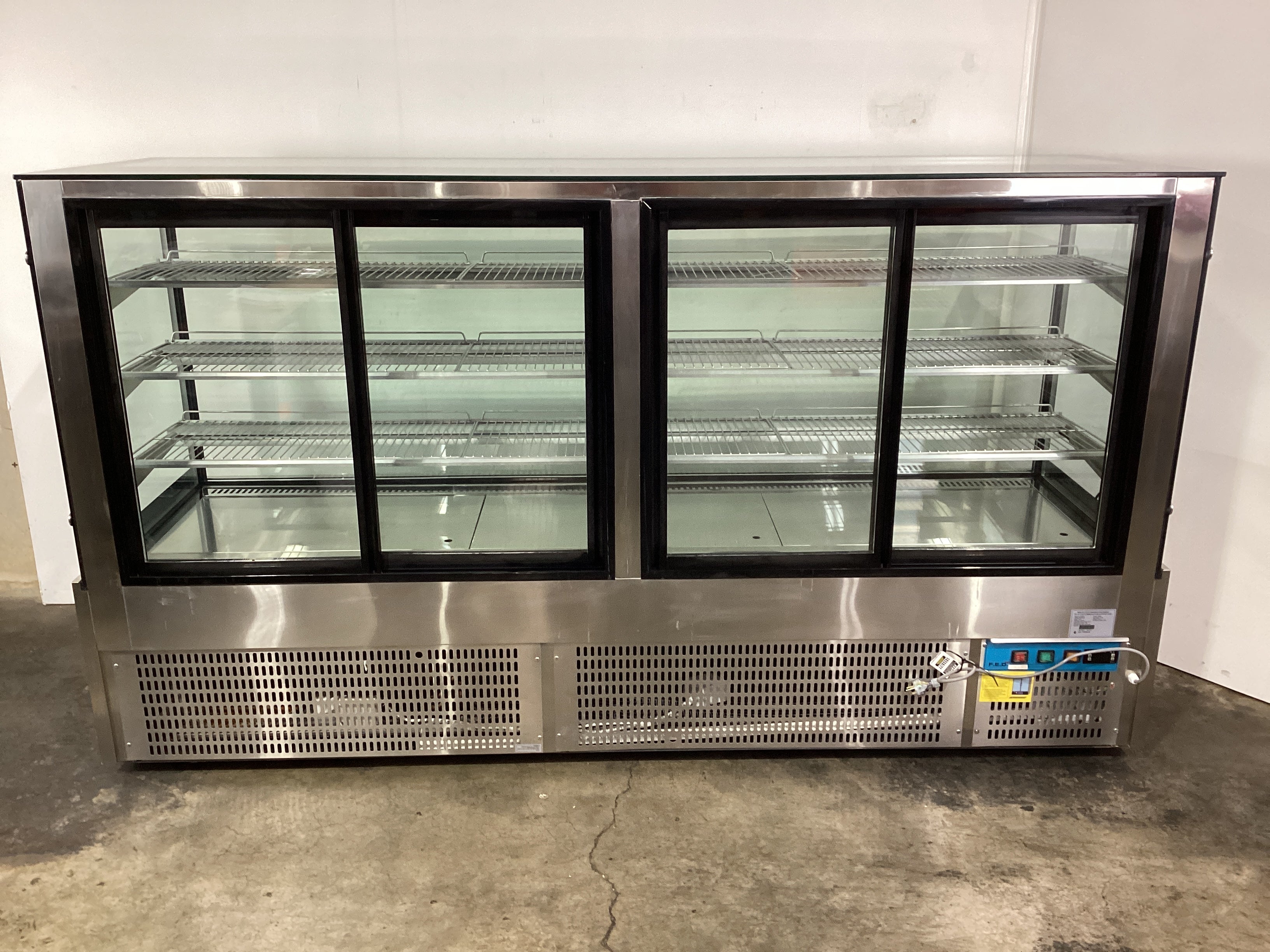 Bonvue SL880V Glass Cold Display