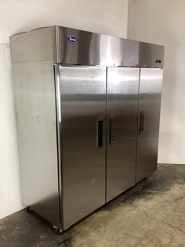 Atosa MBF8006GR Upright Fridge
