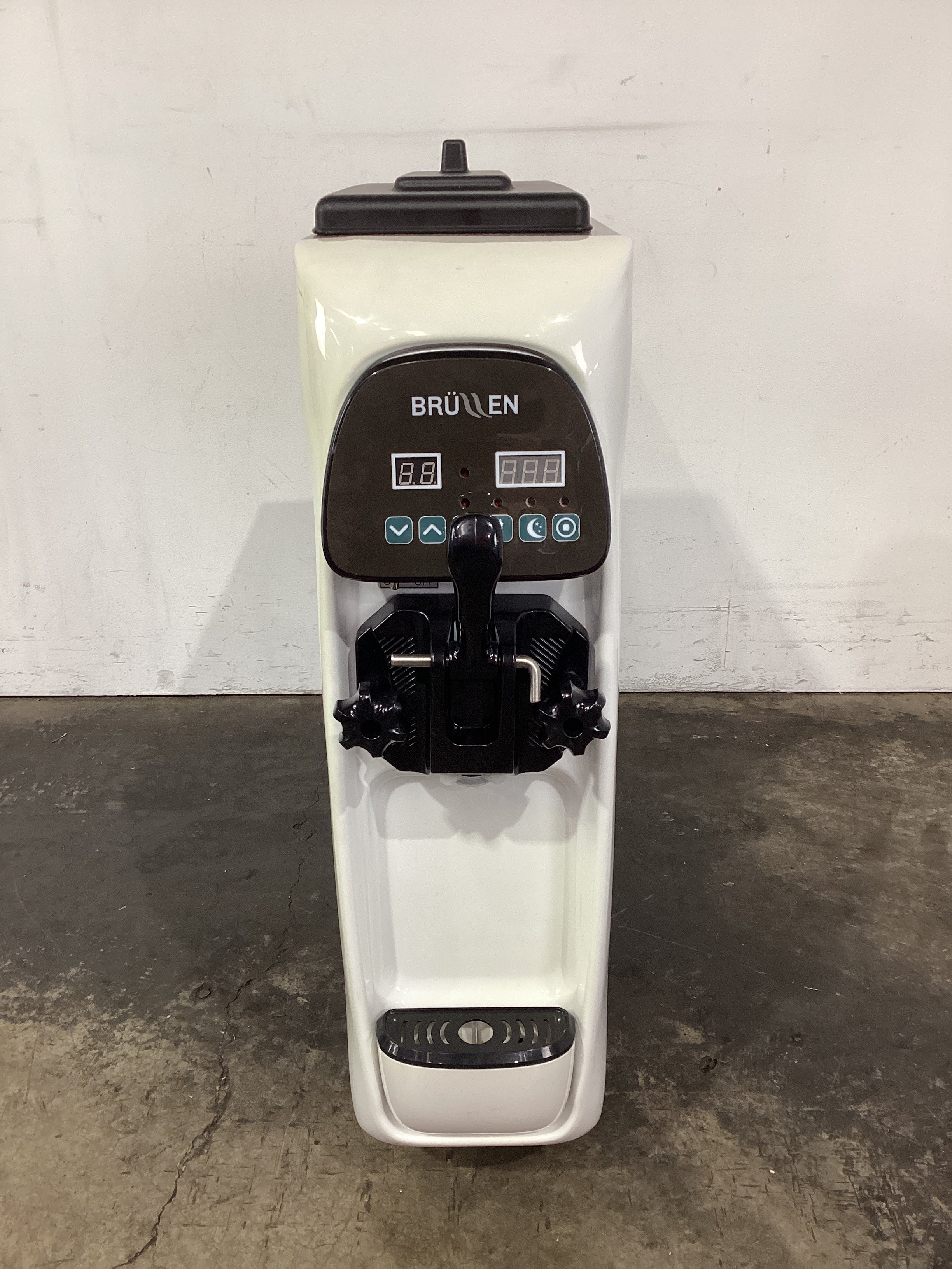 Brullen Baby Brullen Ice Cream Machine
