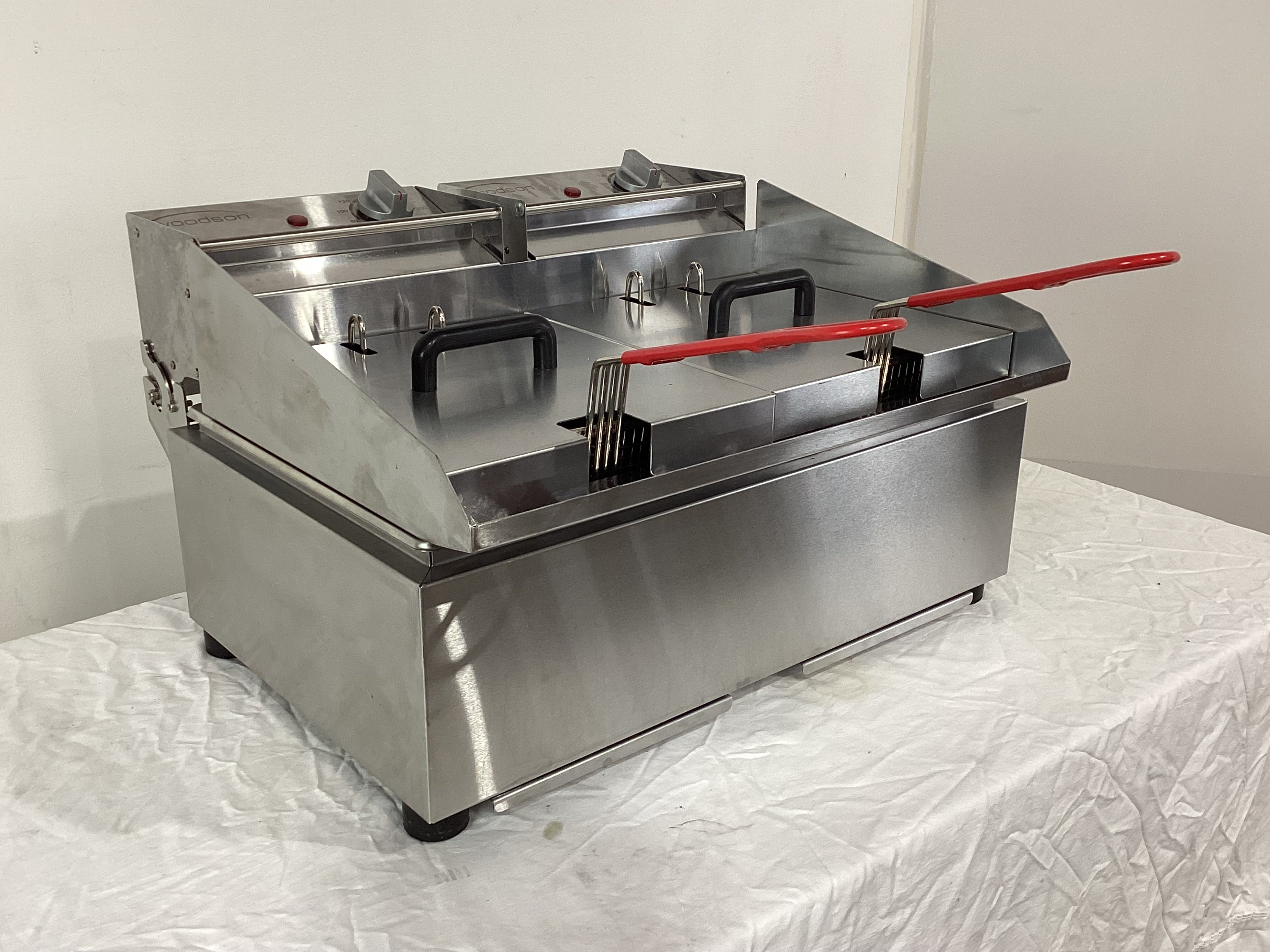 Woodson W.FRT50C Countertop Fryer