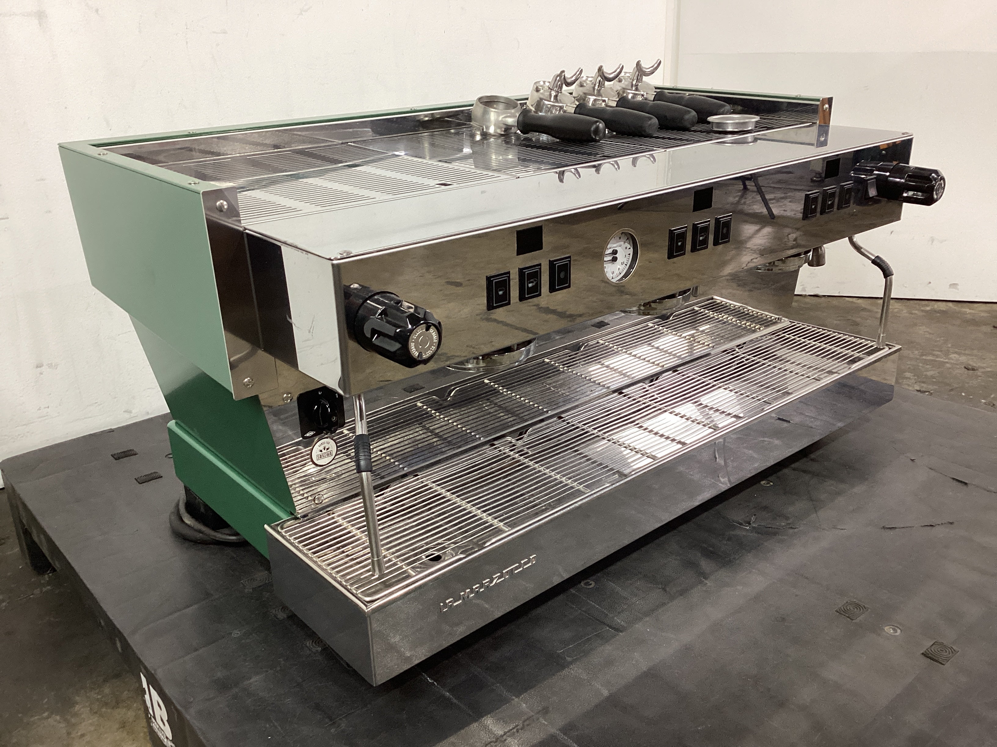 La Marzocco 3AVHW 3 Group Coffee Machine