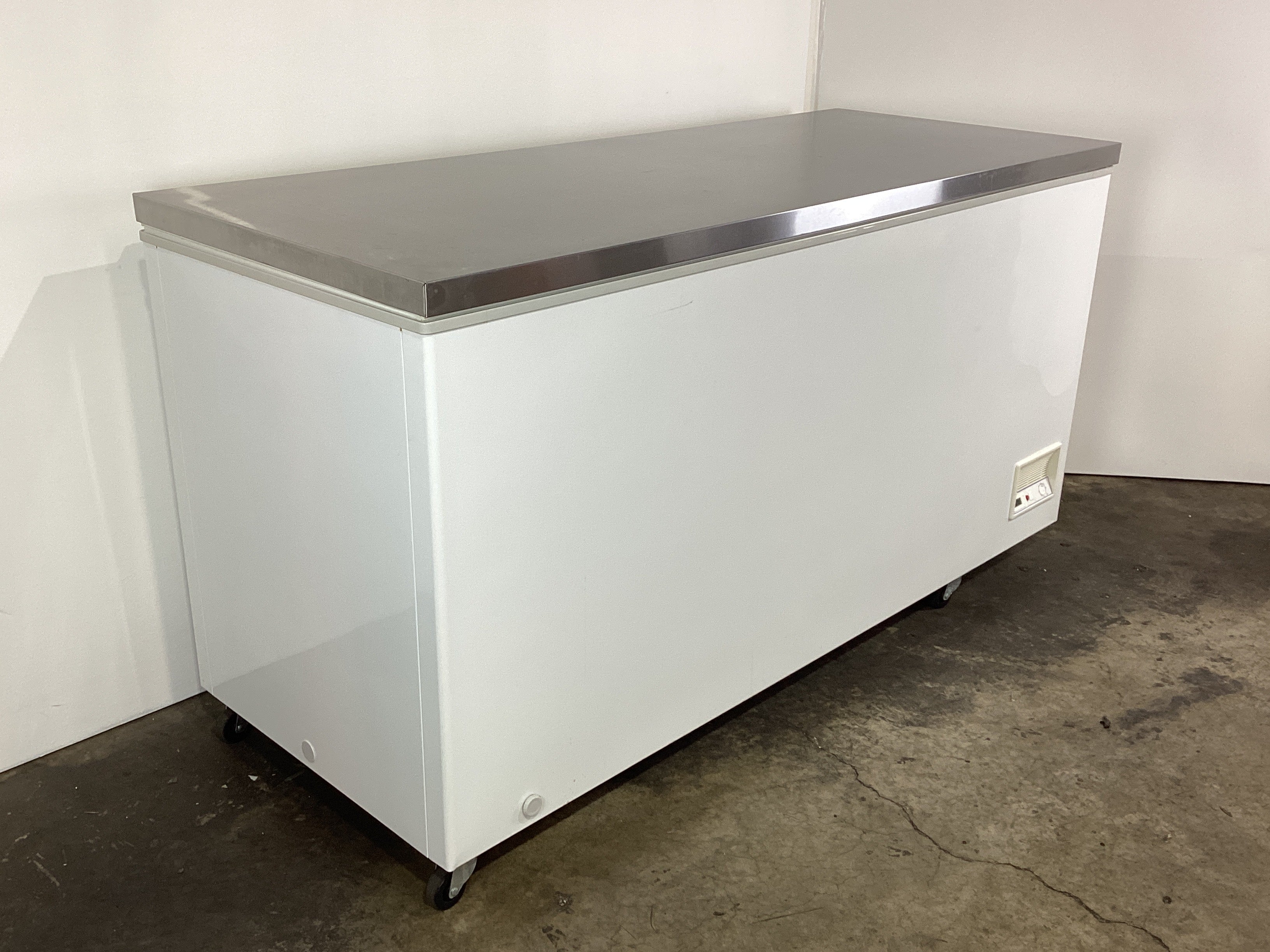 FED BD768F Chest Freezer