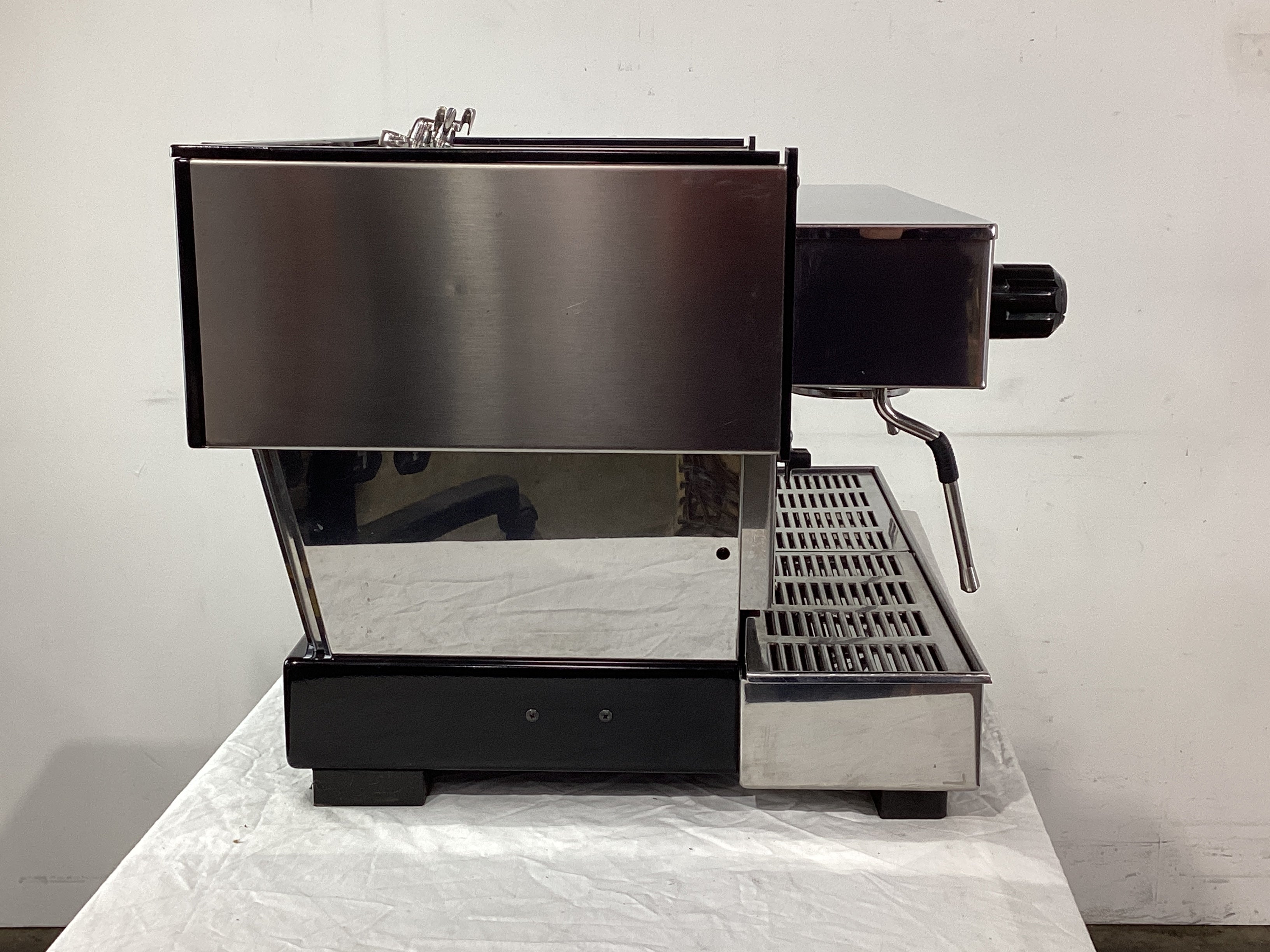 La Marzocco Linea 2AV 2 Group Coffee Machine