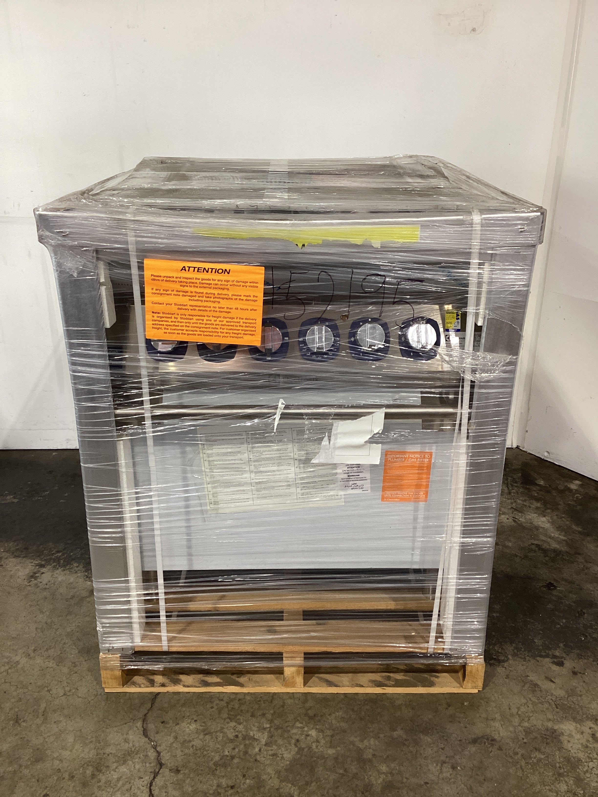 Electrolux E7GCGH4CE 4 Burner Range Oven