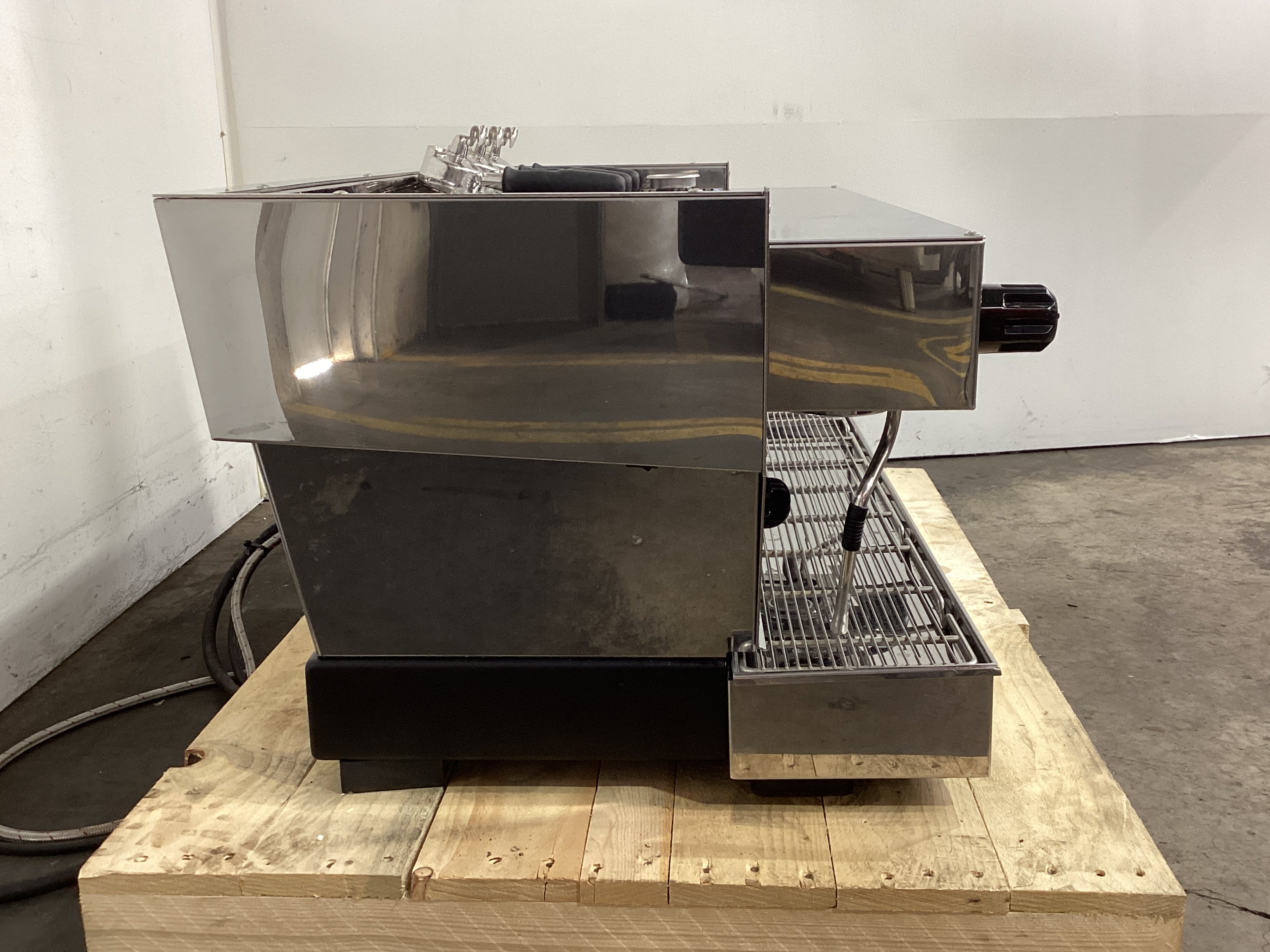La Marzocco 3AVHW 3 Group Coffee Machine