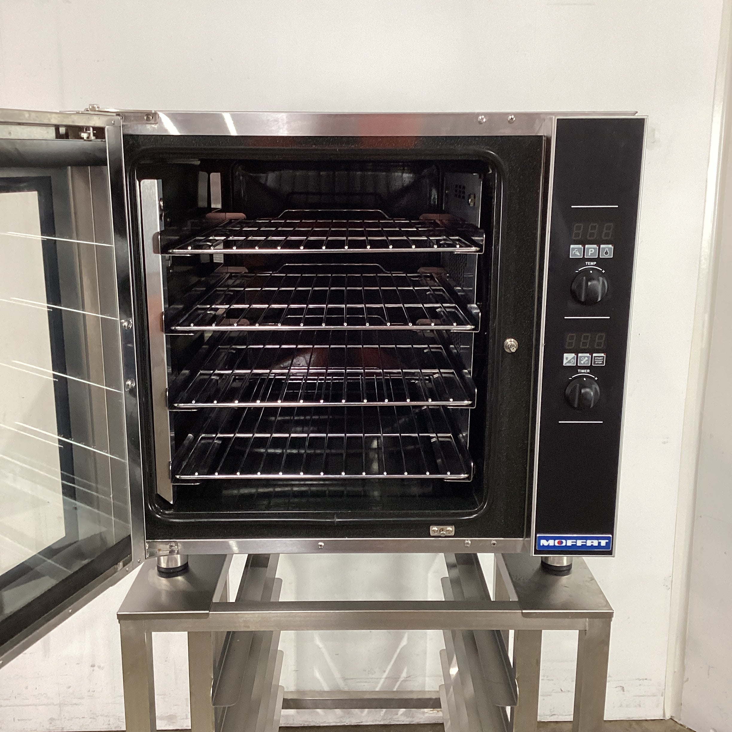 Turbofan E32D4 Convection Oven + Stand